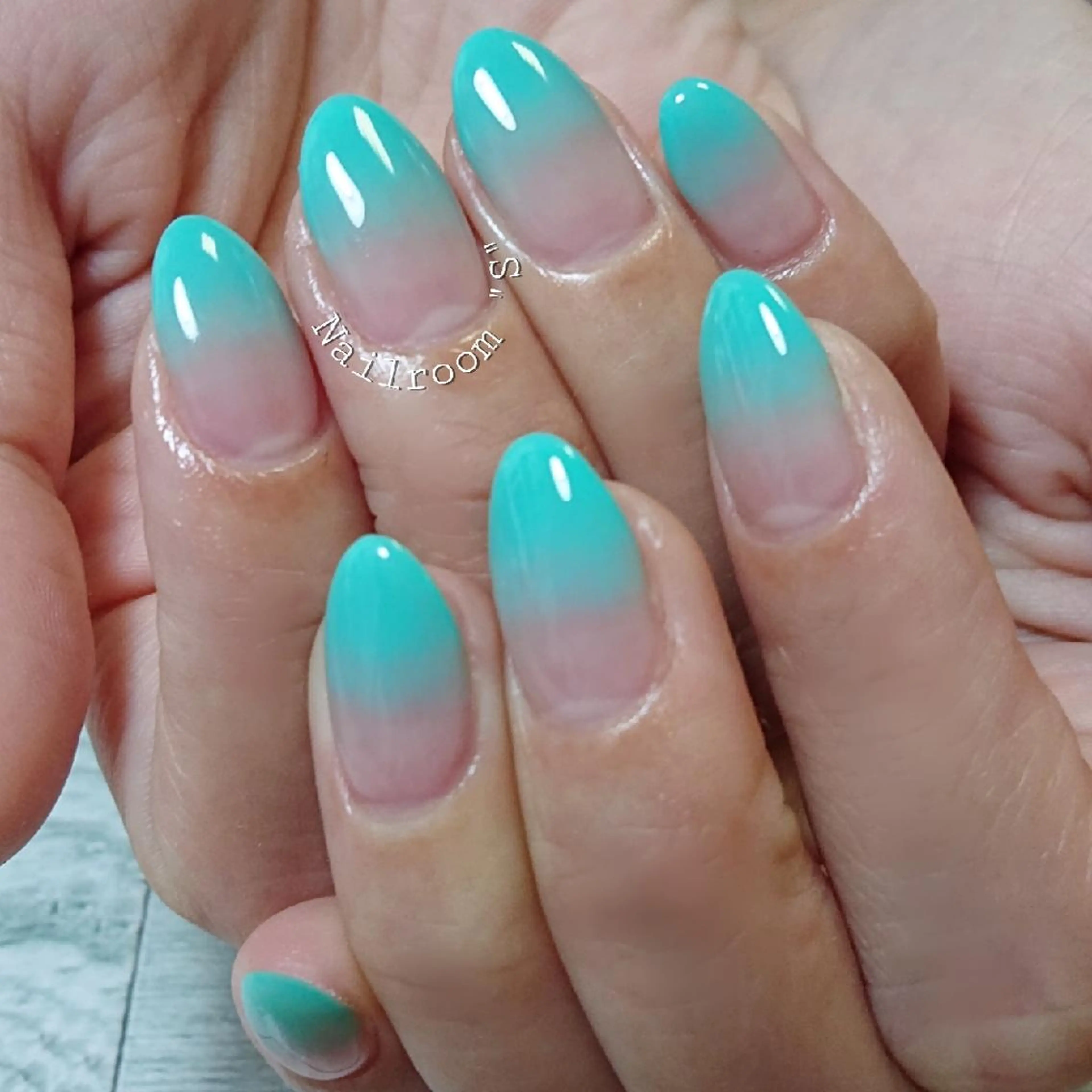 ネイル ブルー グラデーション ハンドネイル ハンドケア Nail room  "S"  SAKAIのネイルデザイン