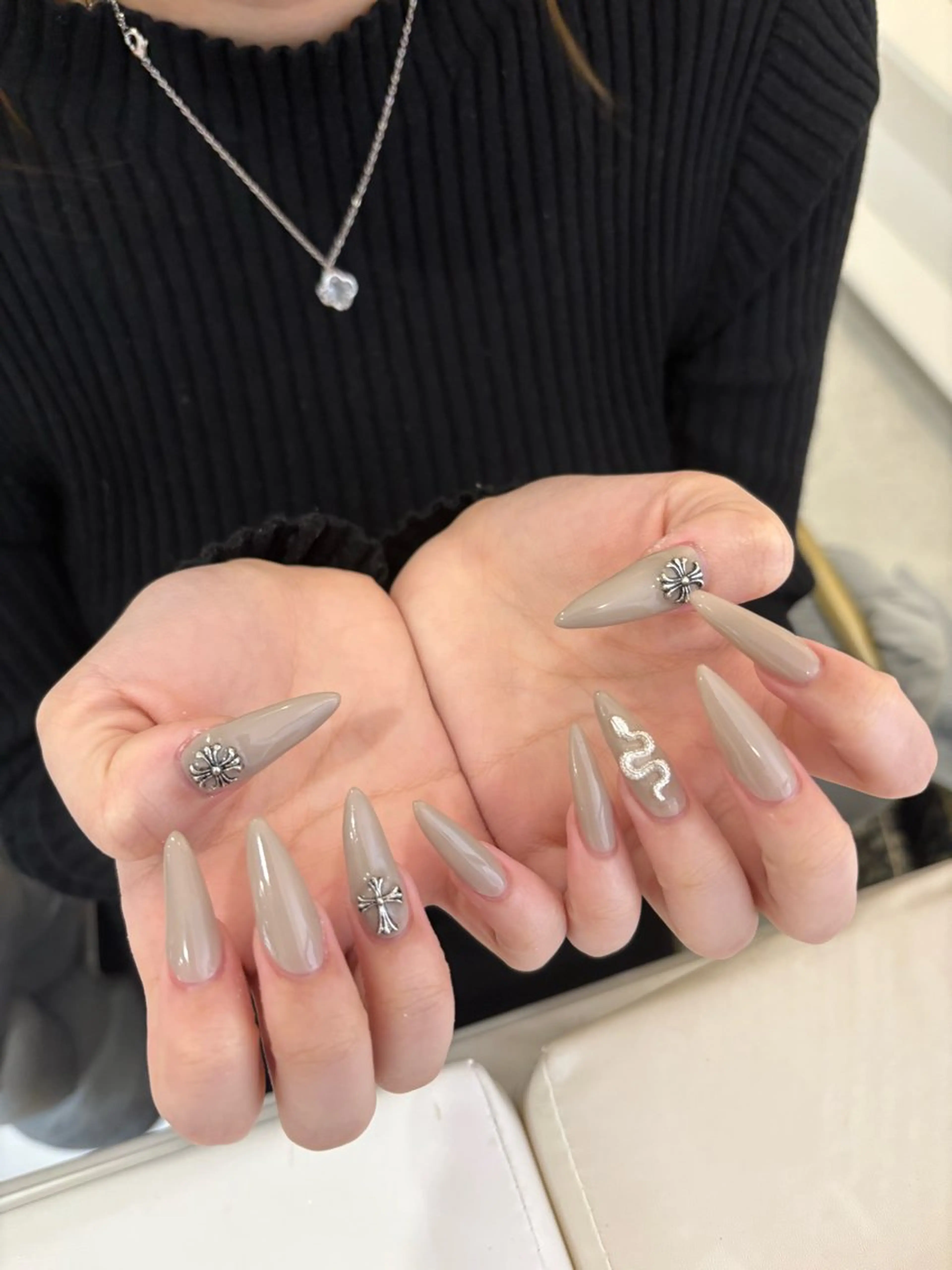 ネイル Nilz心斎橋店【ニルズ】所属・岩本 乙羽のネイルデザイン