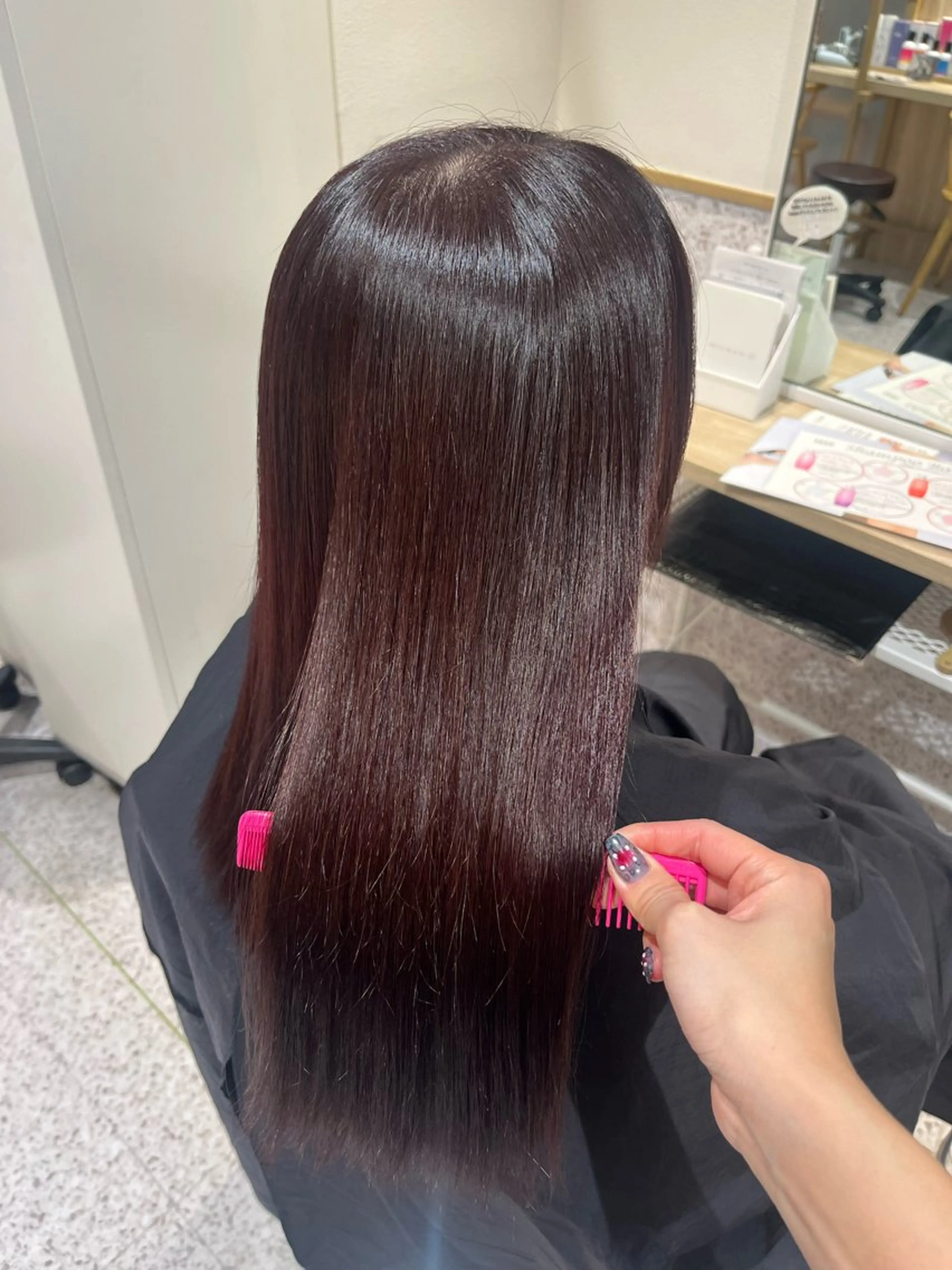 ロング カラー ブリーチ カシス ブリーチなしカラー ピンクカラー 顔周りカット ヘアカラー トリートメント 髪質改善&艶カラー/ ほんだあみ (♡)のヘアスタイル