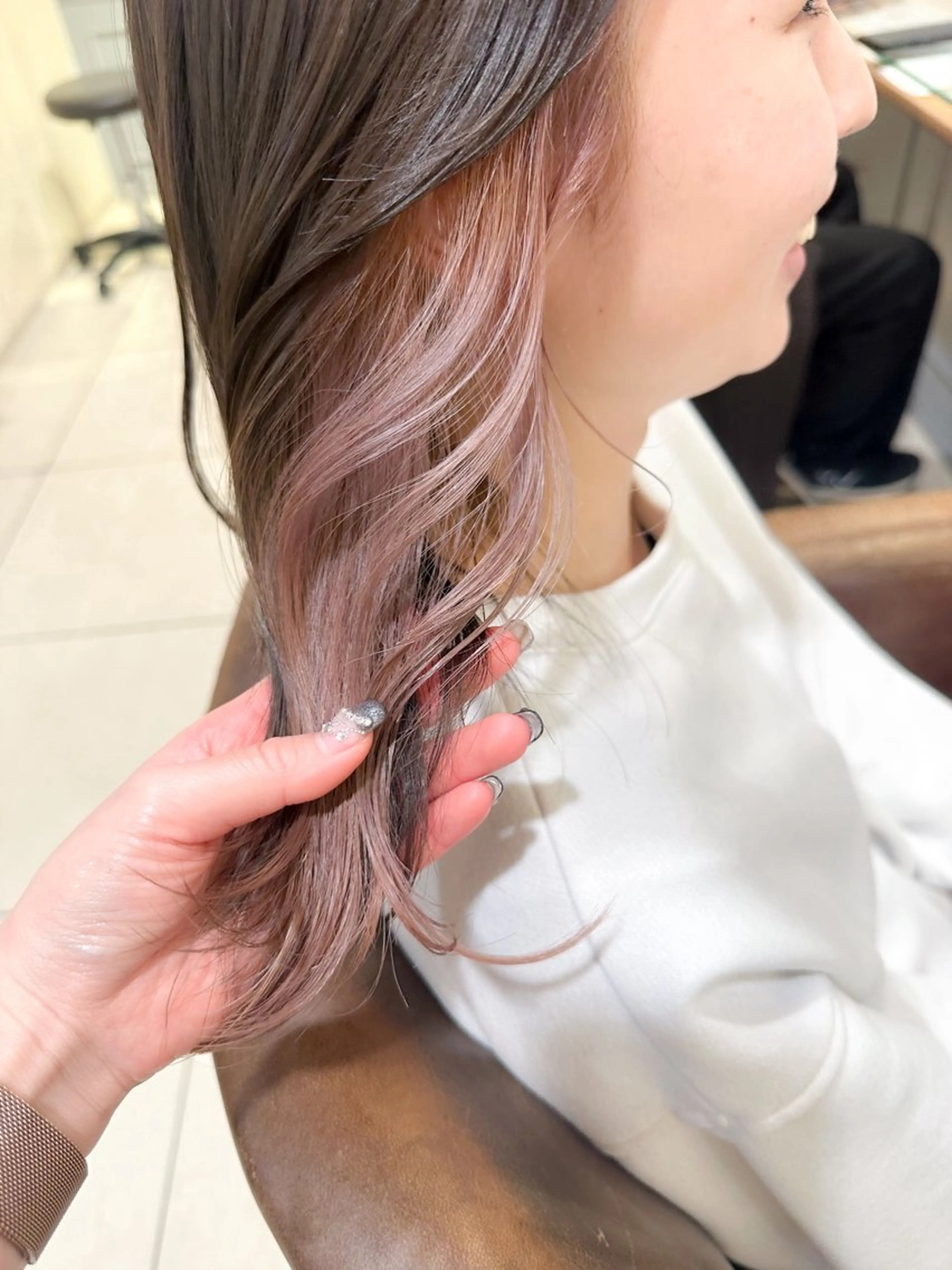 セミロング カラー インナーカラー ピンクカラー ホワイトピンク ヘアカラー ✨カラー支持No.1 🧸ワキ カナコ🧸のヘアスタイル