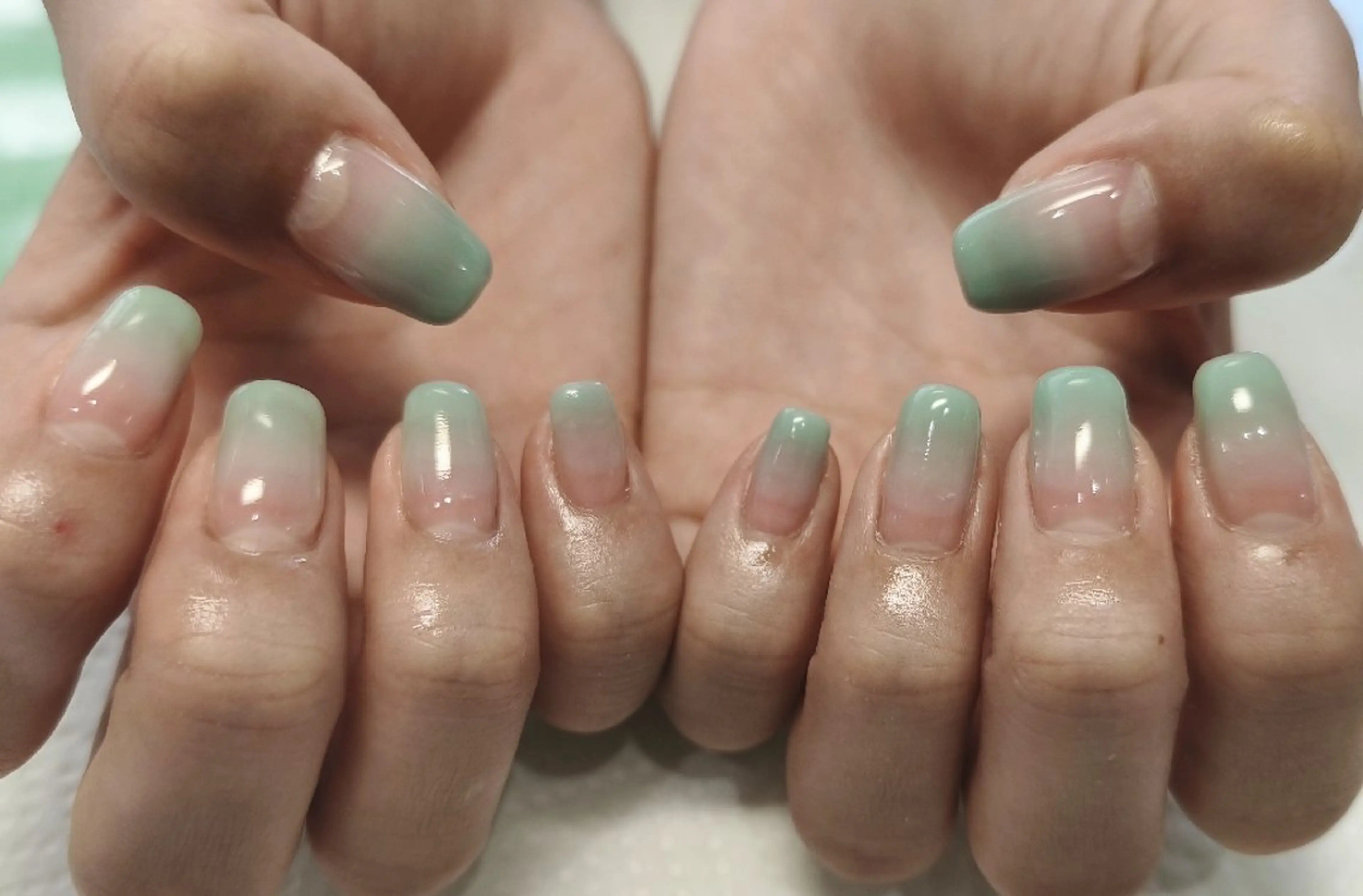 ネイル グリーン ハンドネイル Nail eim　【ネイルエイム】所属・古賀 倭子のネイルデザイン