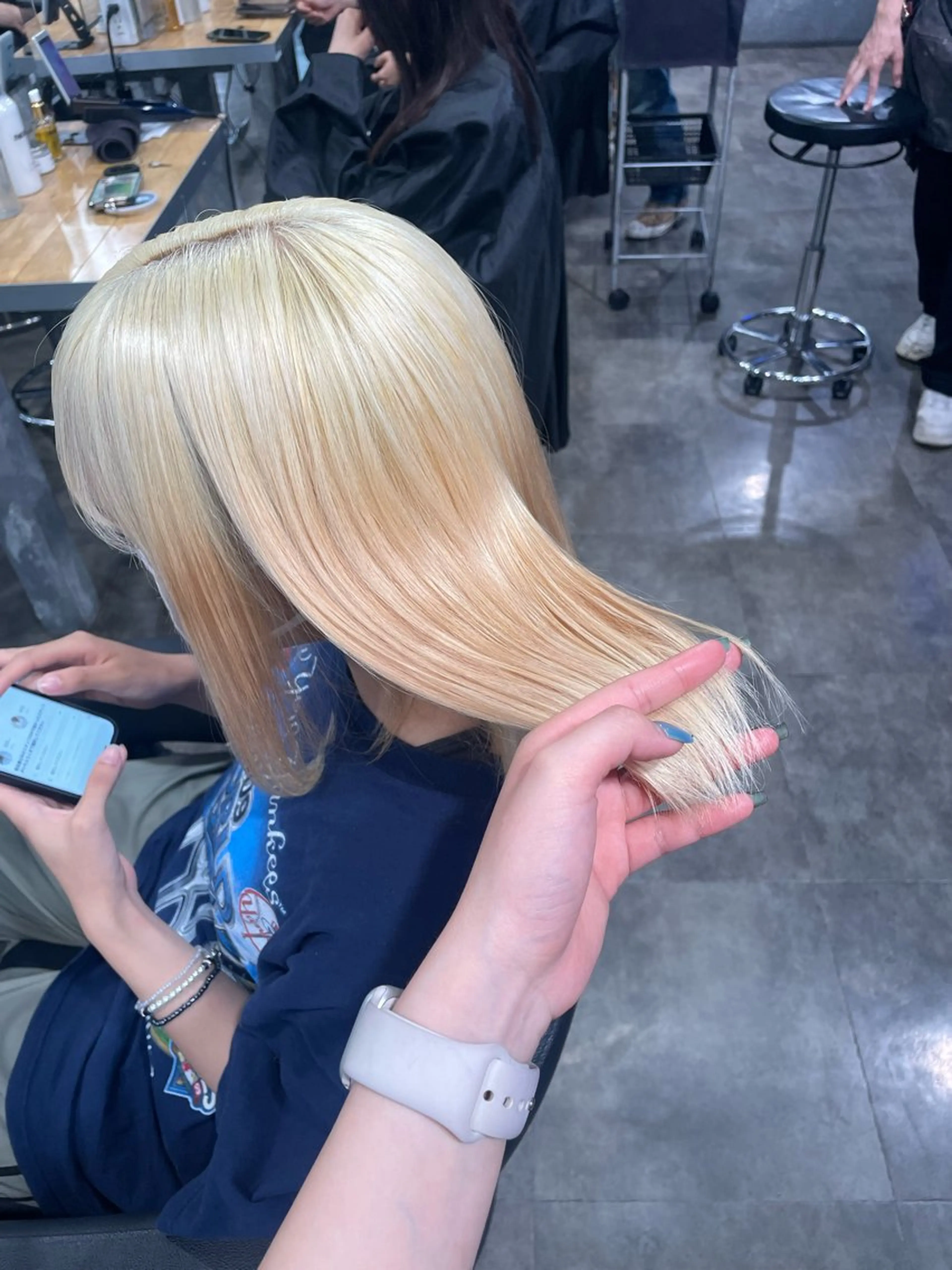ミディアム カラー ヘアカラー ハイトーンブロンド 横浜💞ミオのヘアスタイル