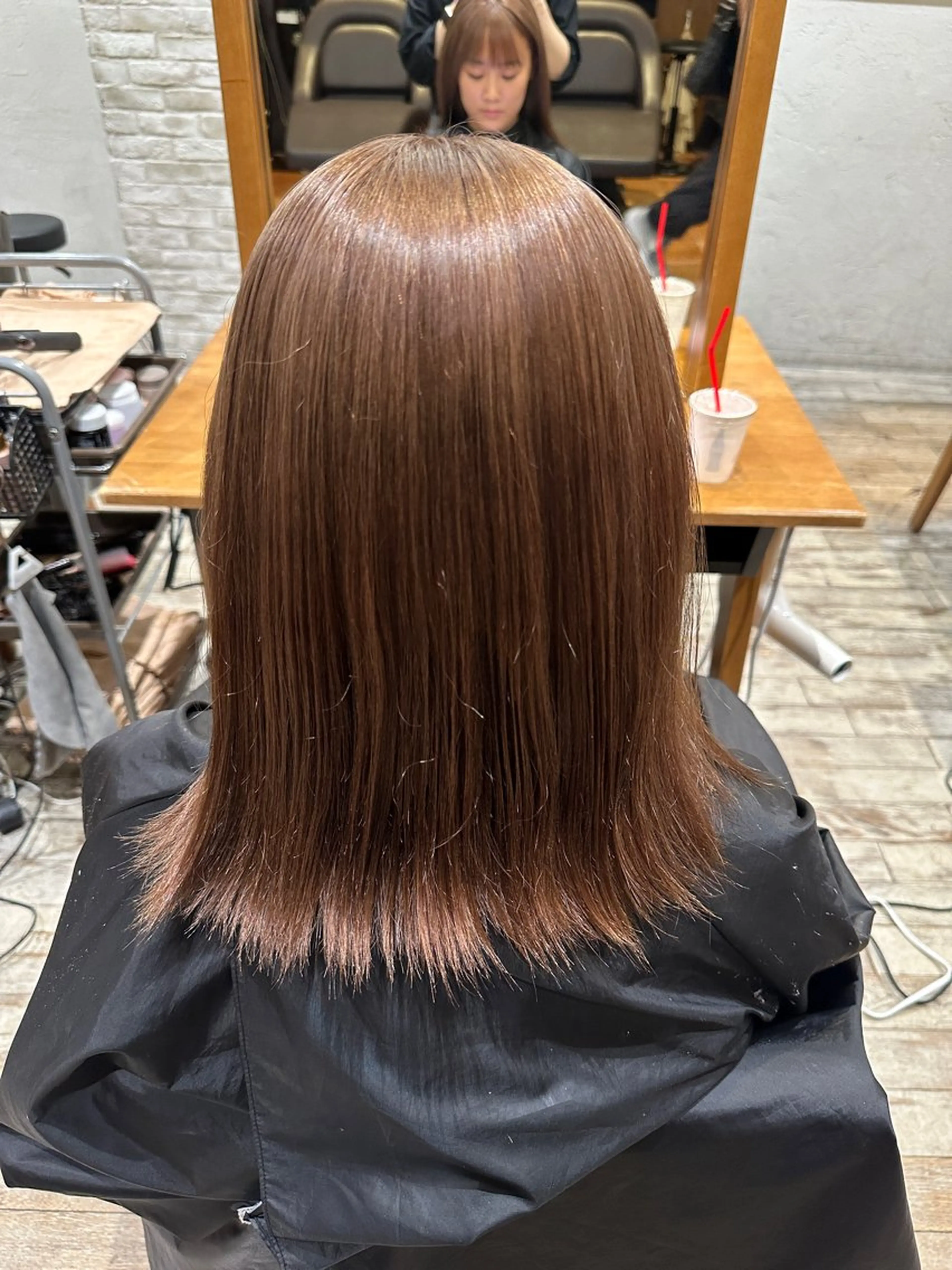 ミディアム カラー Aura所属・丸山 心 / 艶カラーのヘアスタイル