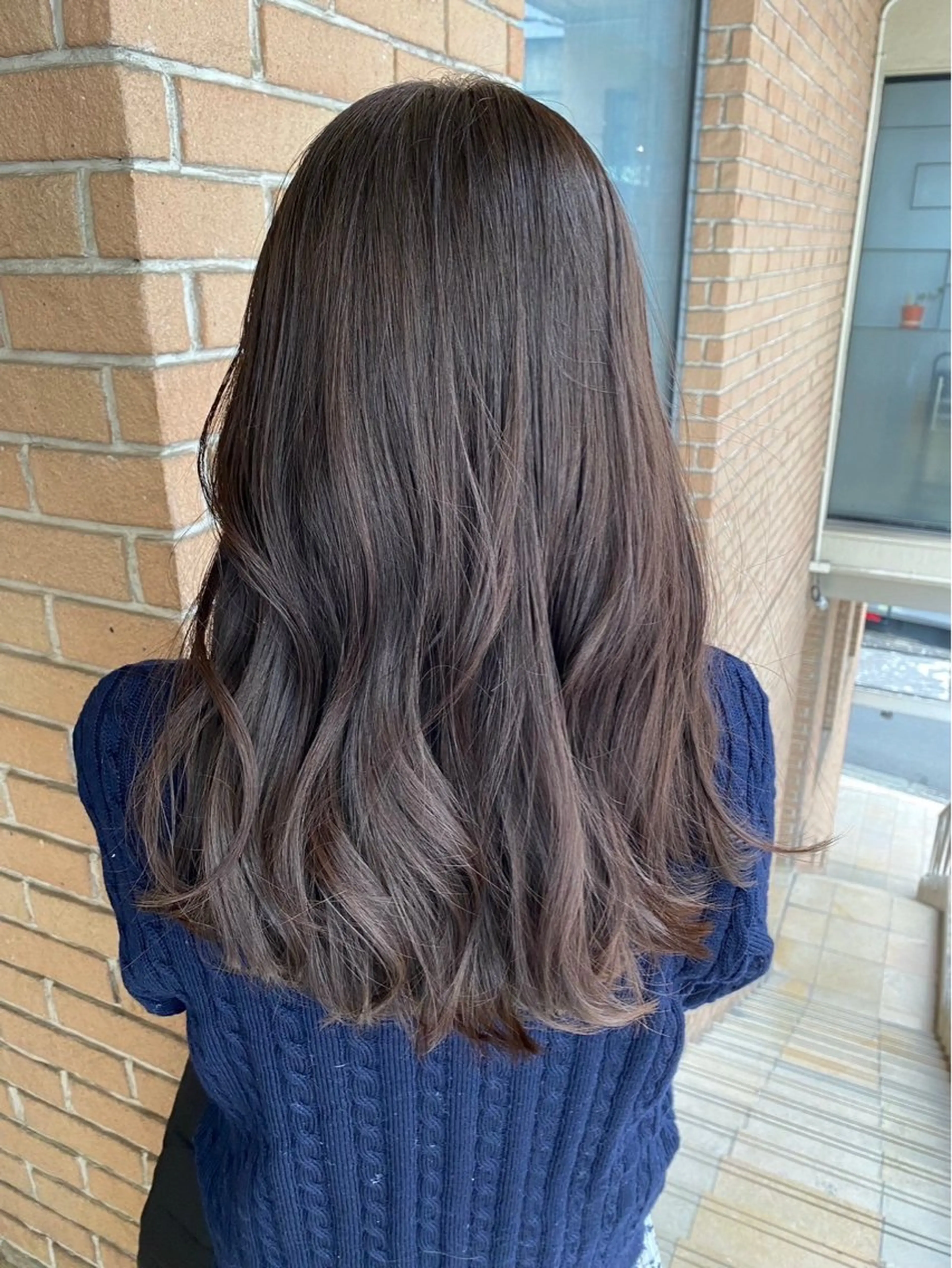ロング ユイ🎀透明感カラー 耳つぼジュエリーのヘアスタイル