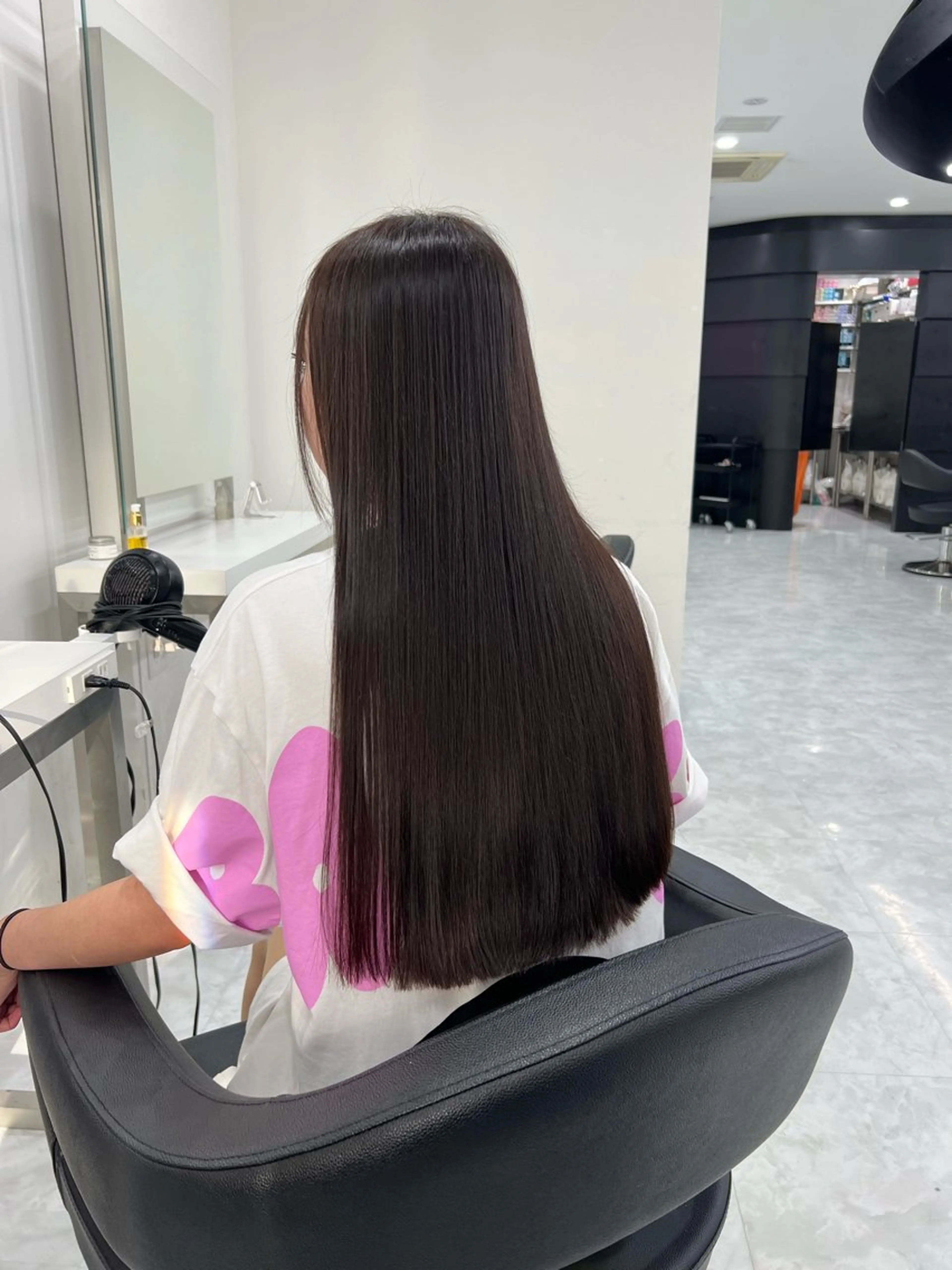 ロング カラー オリーブカラー🫒 レイヤーカット✂︎のヘアスタイル