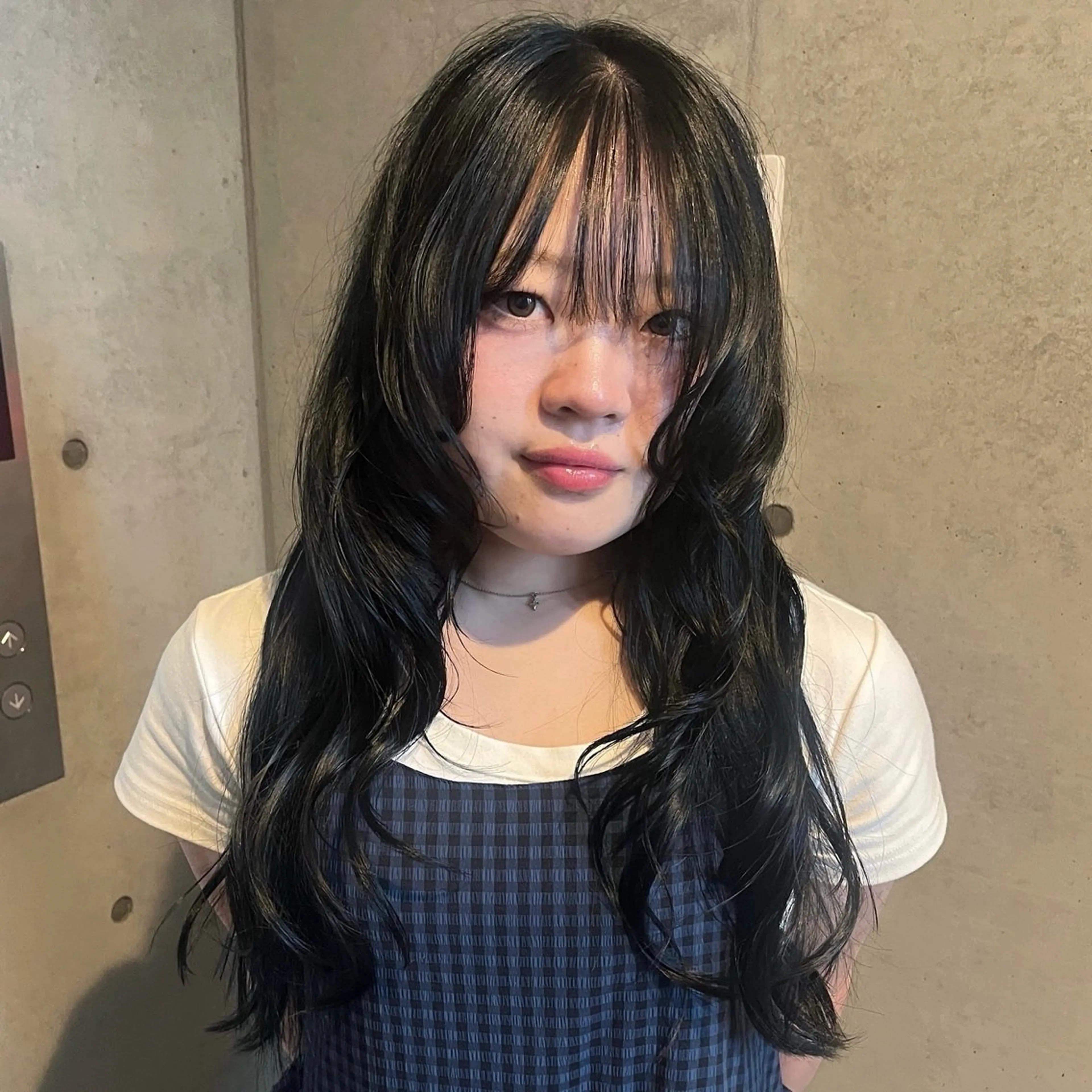 ロング カラー 黒髪 学生 ヘアカラー 広香/ハイトーン/ デザインカラー/ボブのヘアスタイル