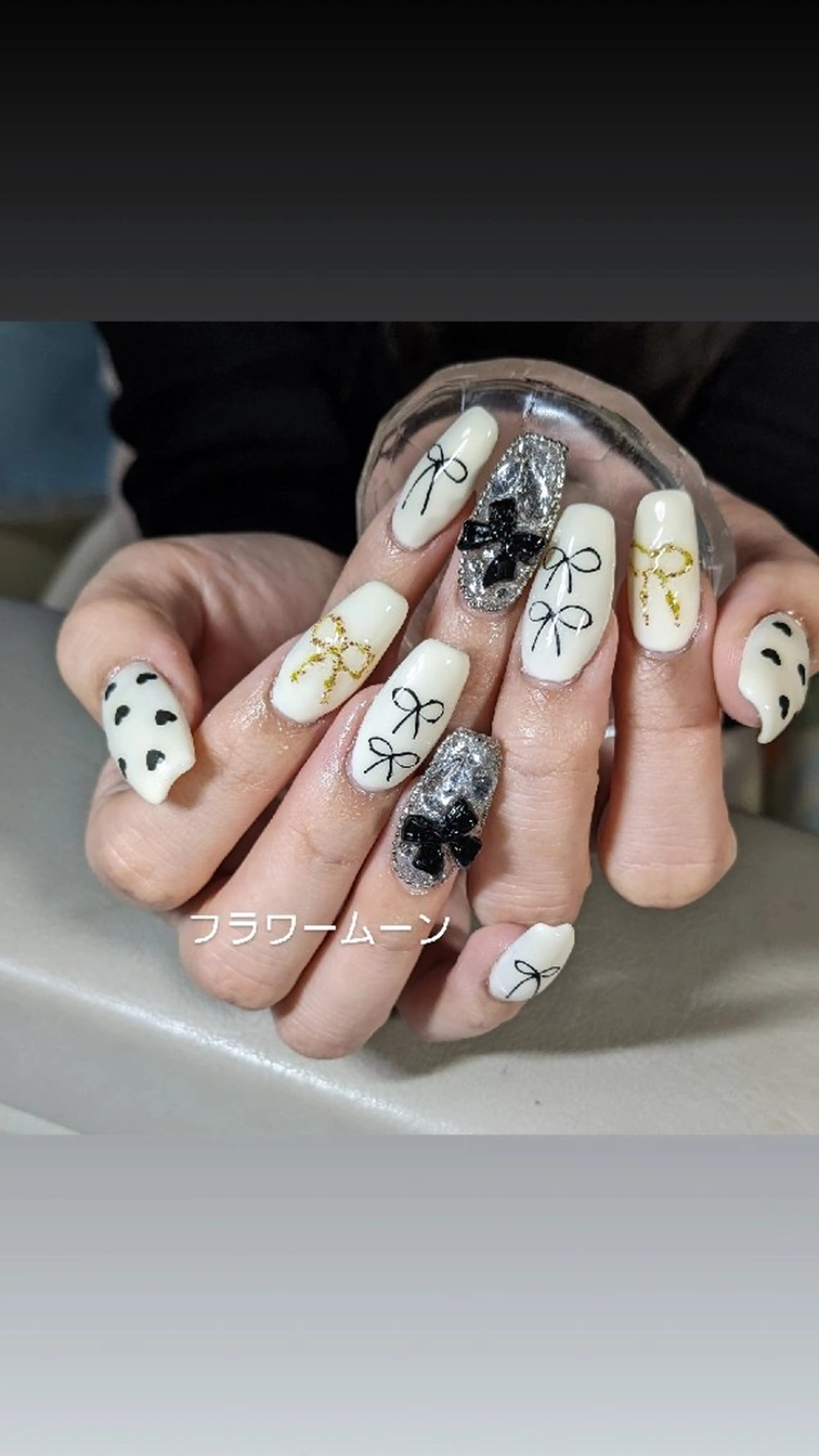 ネイル リボン ハンドネイル ハンドケア フラワー ムーンのネイルデザイン