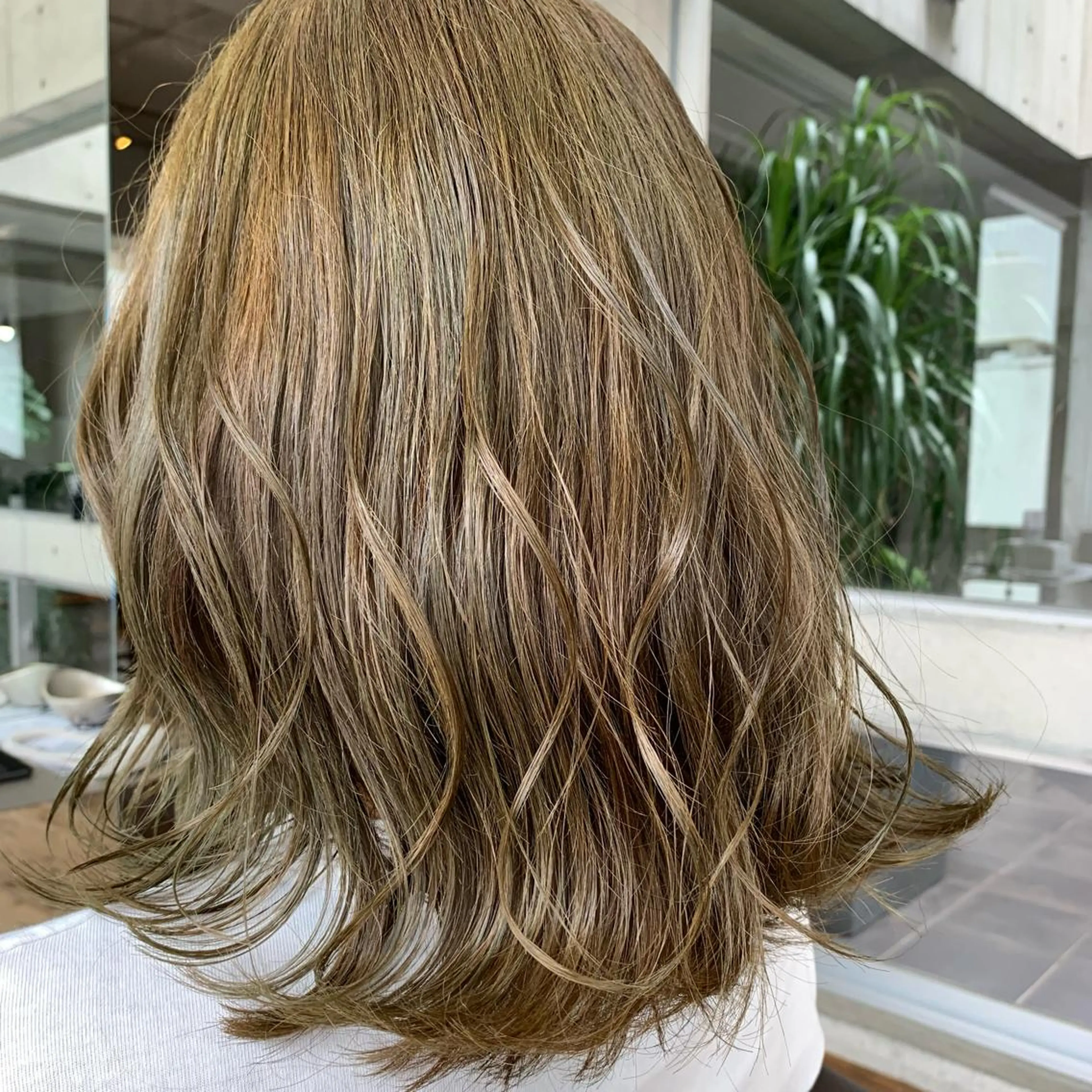 ミディアム 西岡 優太のヘアスタイル