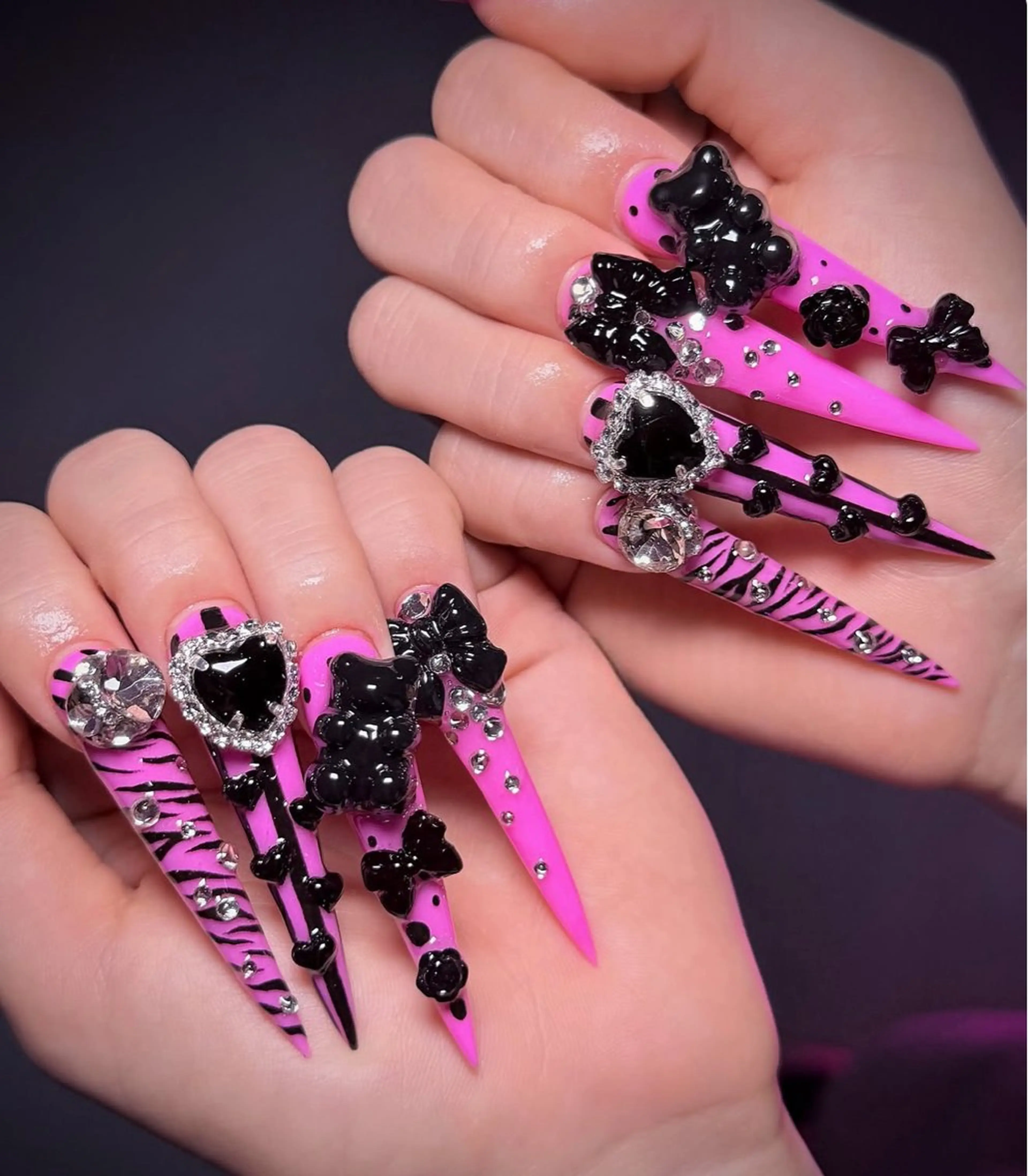 ネイル アニマル柄 オーロラネイル チークネイル フラッシュネイル ジェルネイル ハンドネイル Lina所属・Lina Nail Salonのネイルデザイン