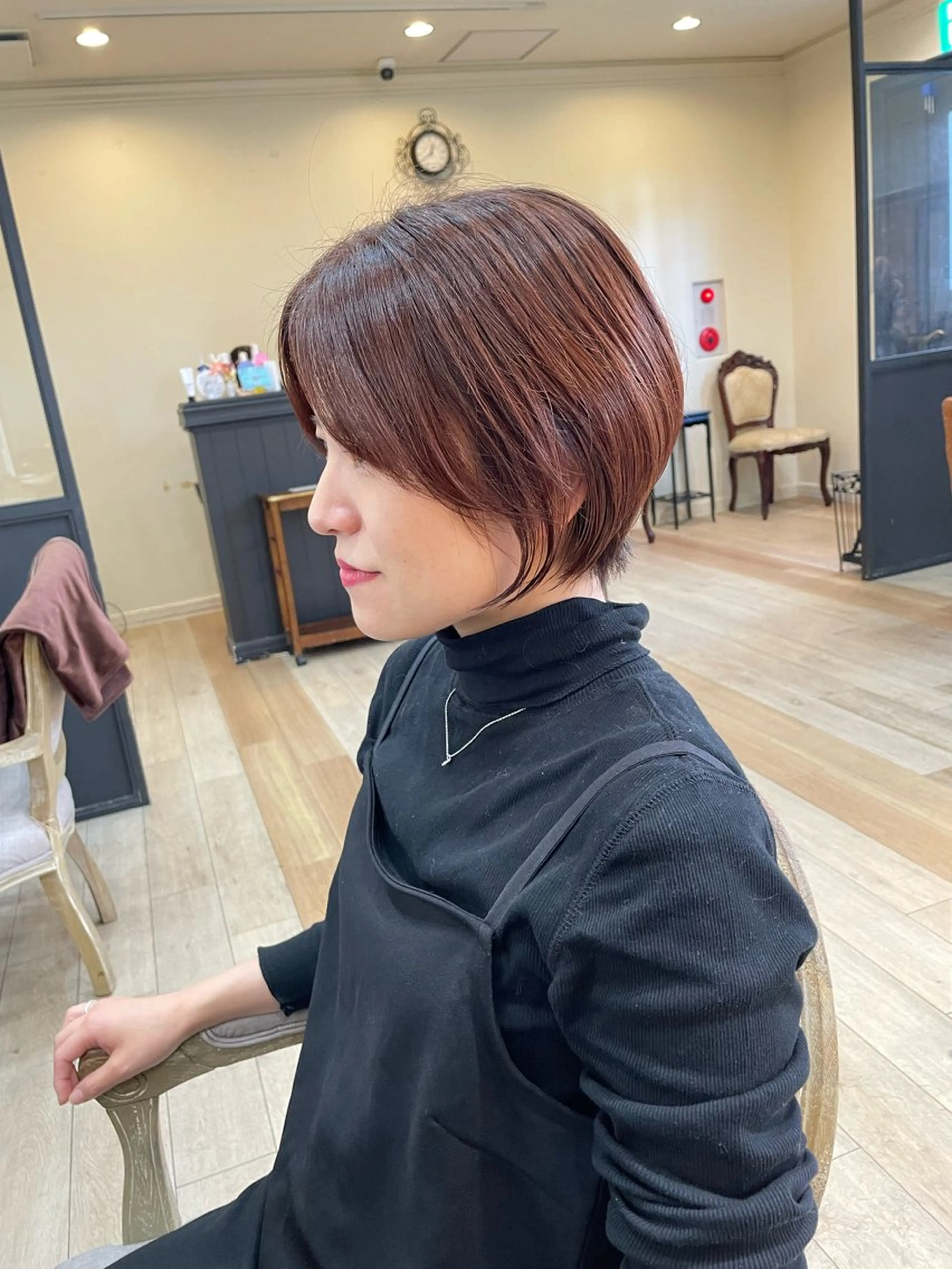 ショート カラー 松尾 遥花のヘアスタイル