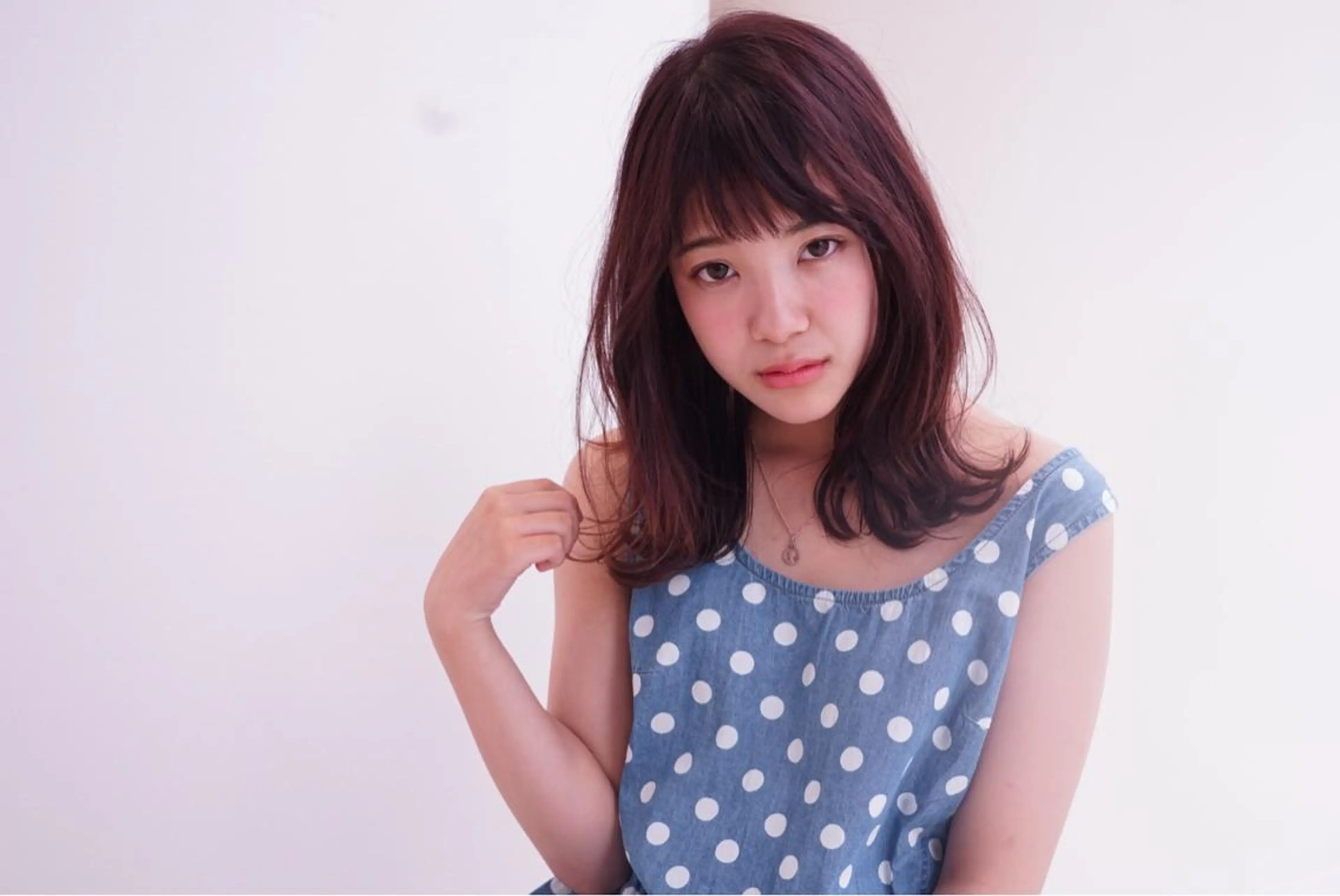 ミディアム セミロング カラー AILEE所属・ウルフカット レイヤーカット上柿のヘアスタイル
