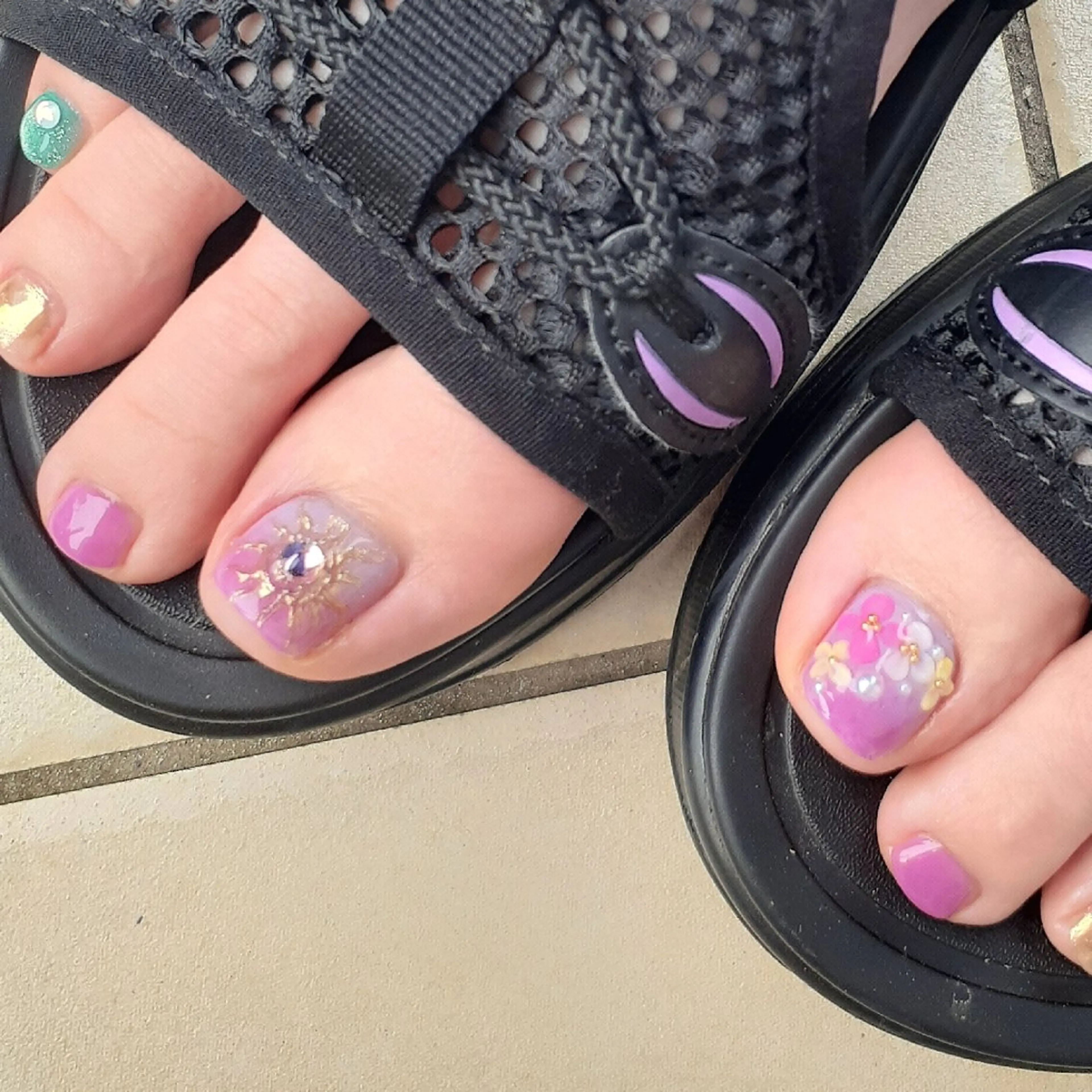 ネイル フットネイル 池元 真由美のネイルデザイン