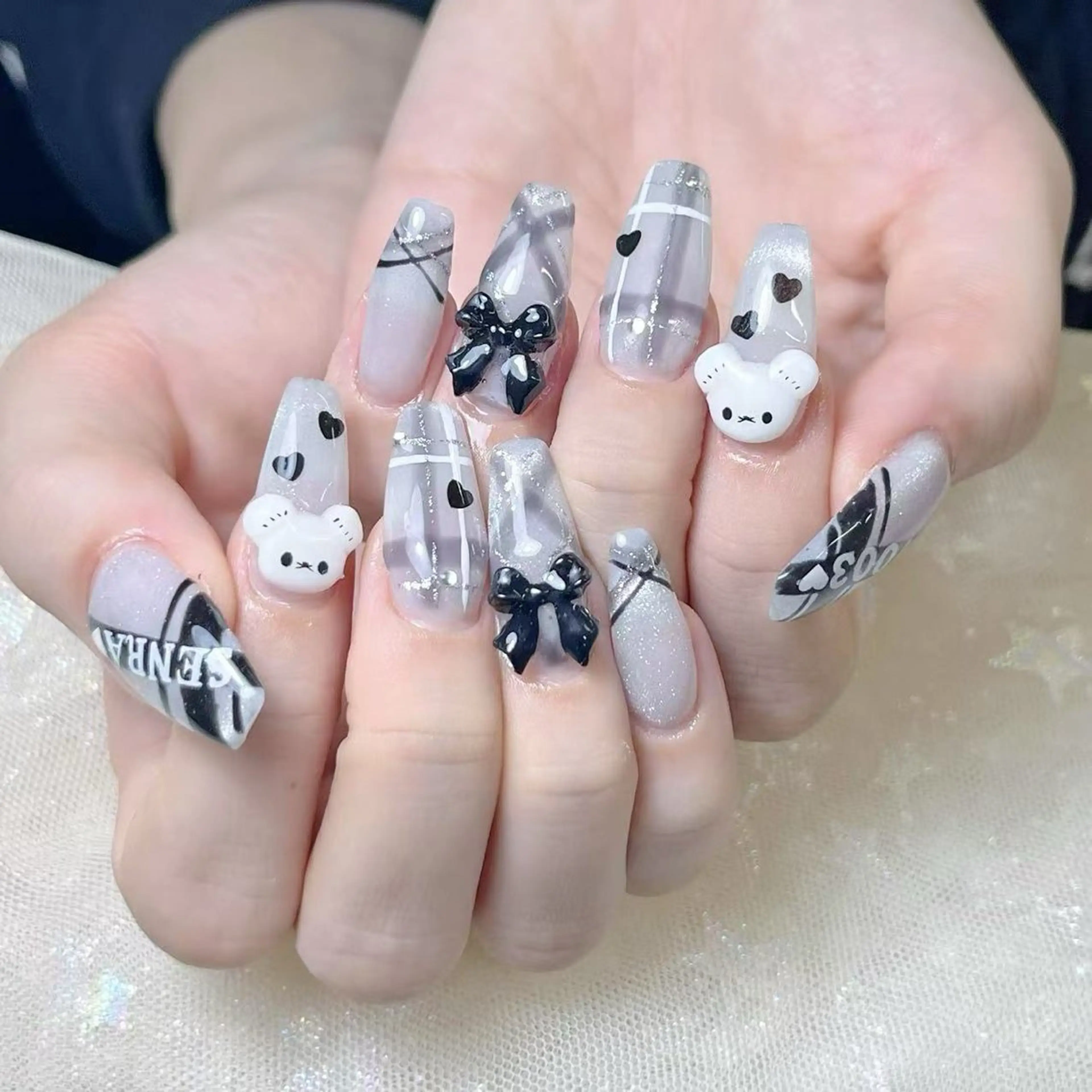 ネイル ハンドネイル Queens マオのネイルデザイン
