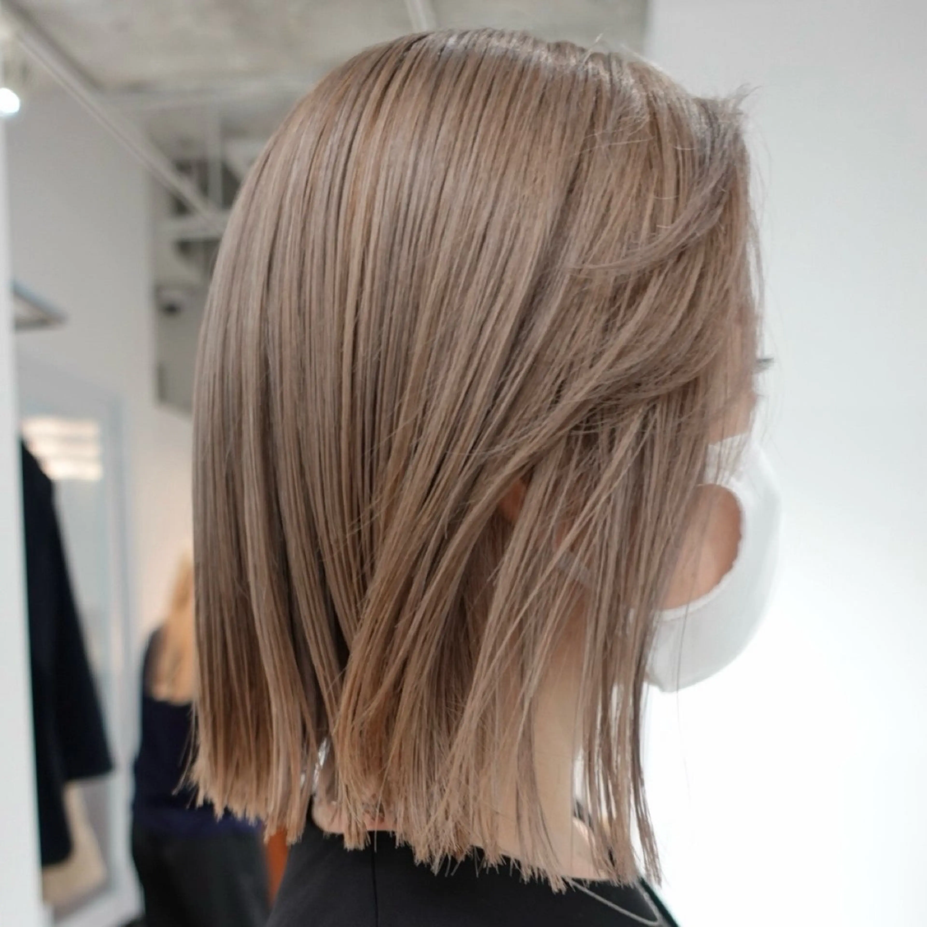 ミディアム カラー ヘアアレンジ ベージュカラー ブリーチ ミルキーベージュ カット ヘアカラー 🌐サトウ リョウ🌐のヘアスタイル