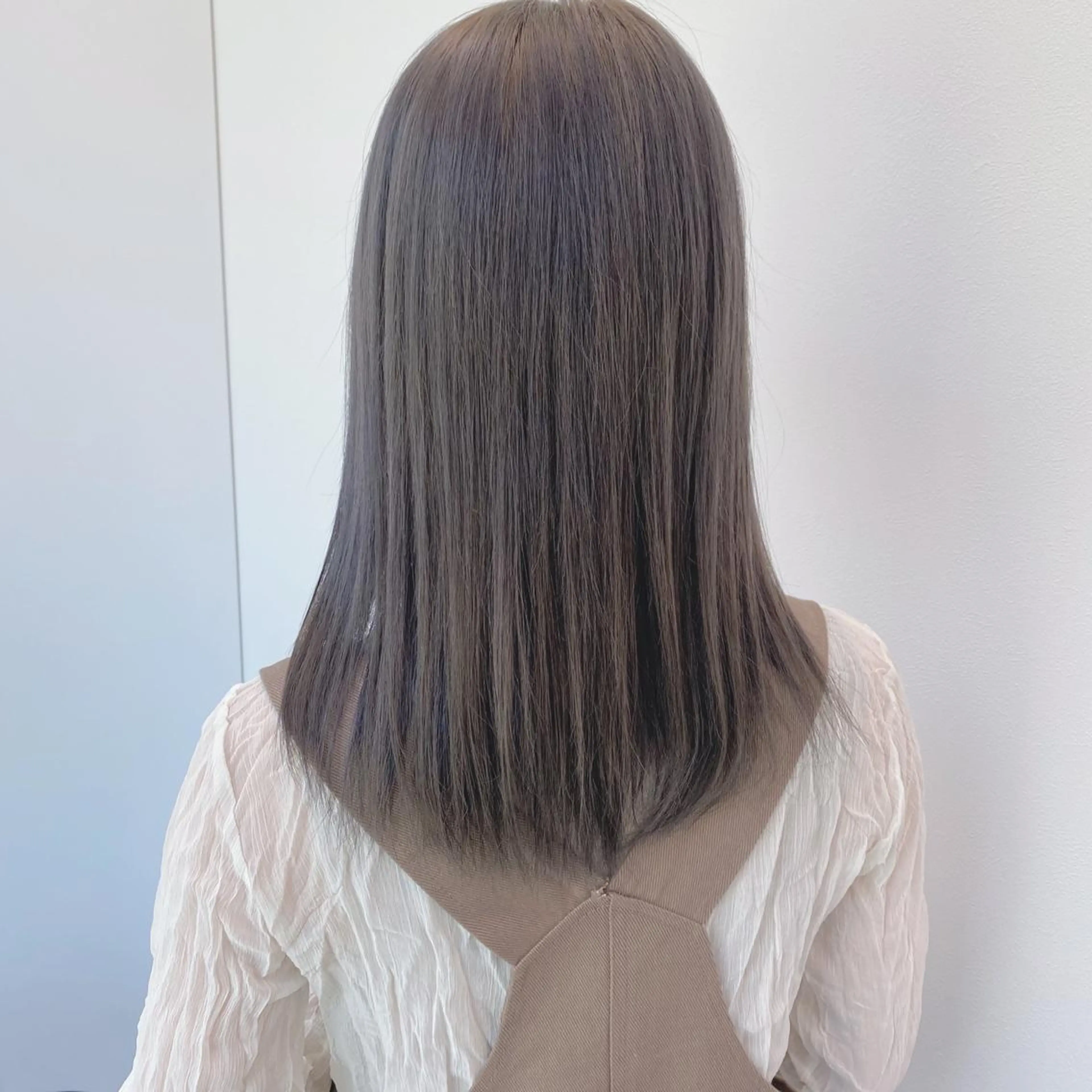 ミディアム カラー ベージュカラー ブリーチ グレージュ モカグレージュ ブリーチなしカラー ♡透け感カラー 大賀哲平♡のヘアスタイル