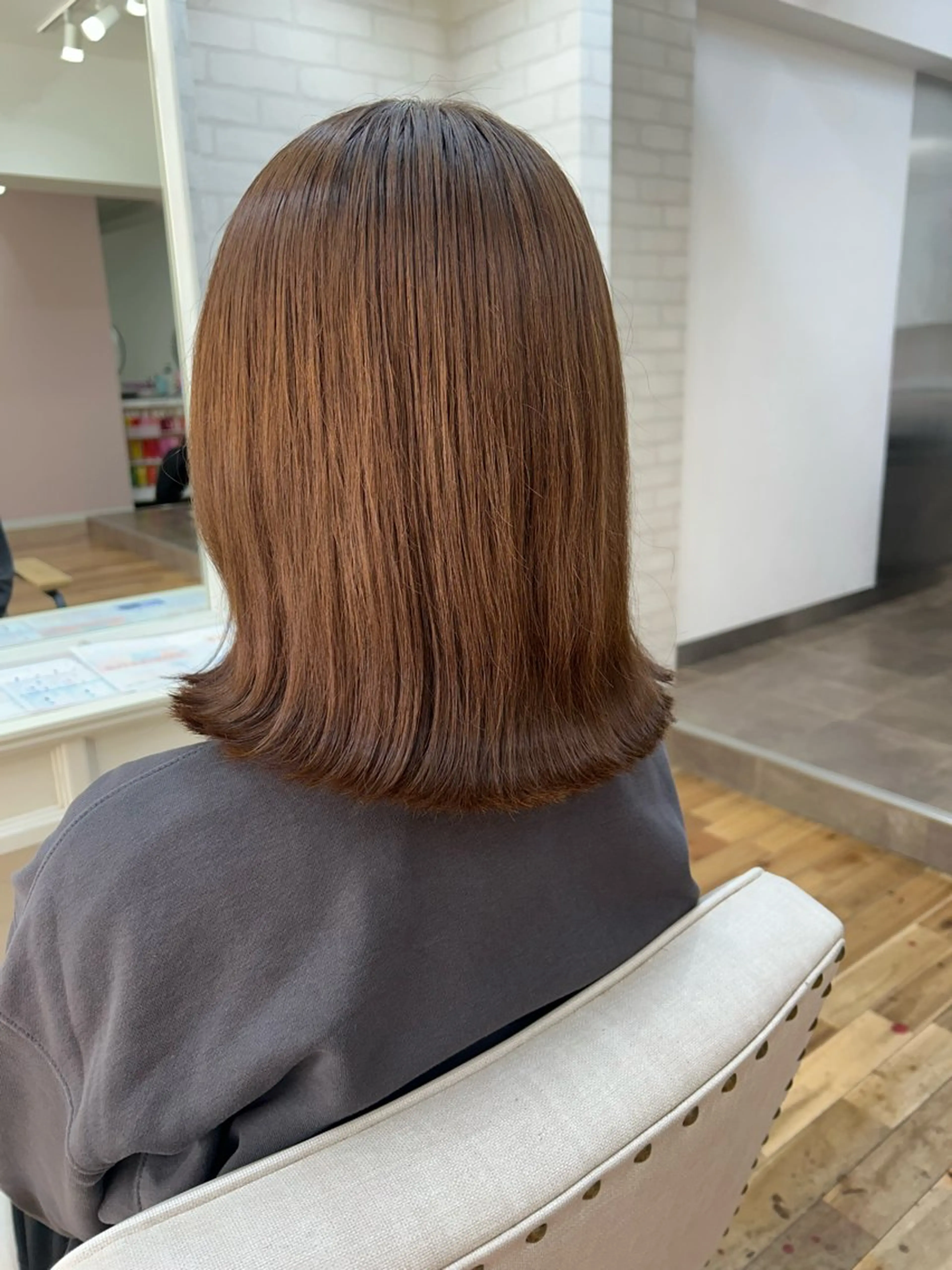 ミディアム ヘアカラー トリートメント 透明感カラー/牧内 楓/インナーカラーのヘアスタイル