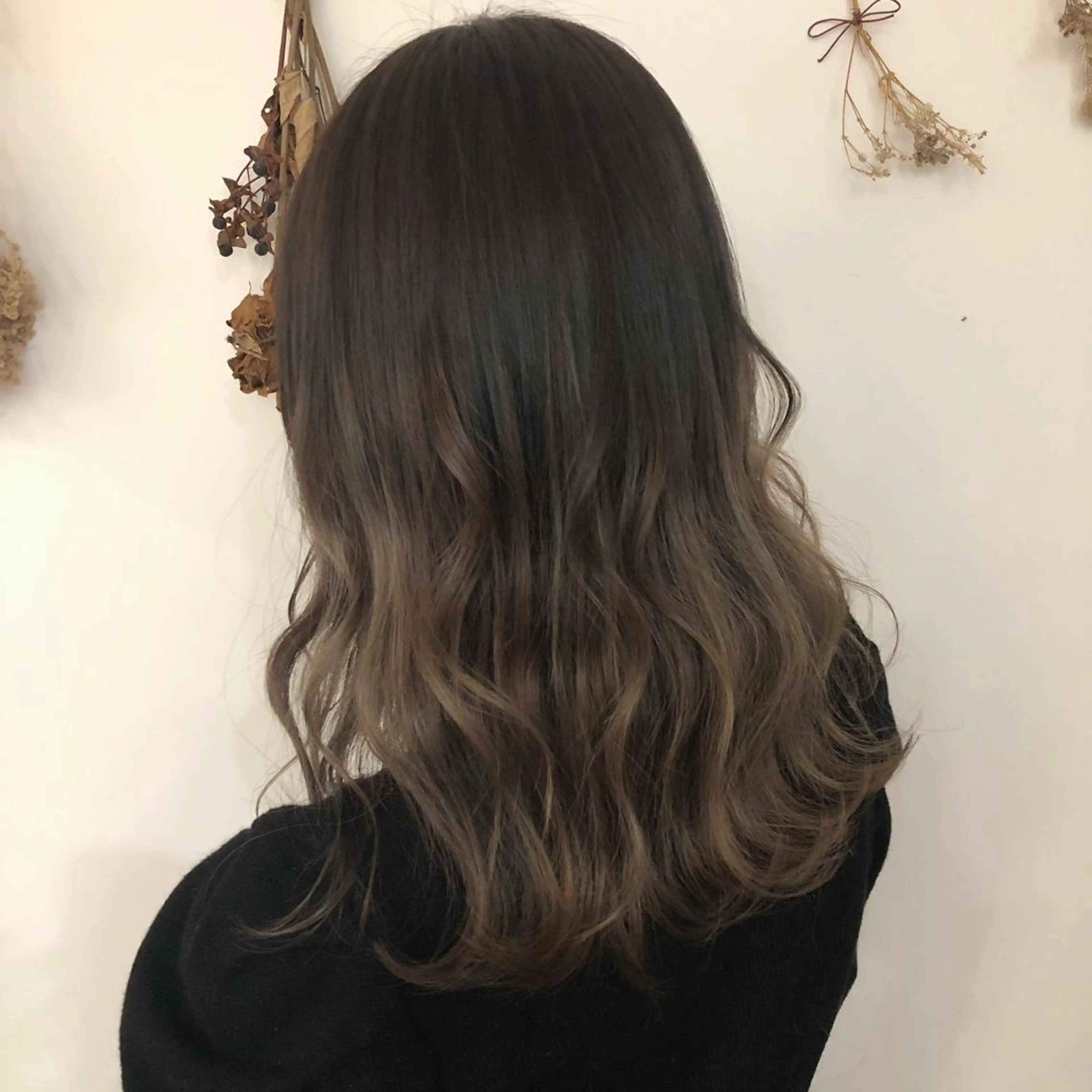 セミロング カラー バレイヤージュ グラデーションカラー レイヤーカット ヘアカラー お顔まわりカット/ 暖色カラー🍑Amiのその他イメージ