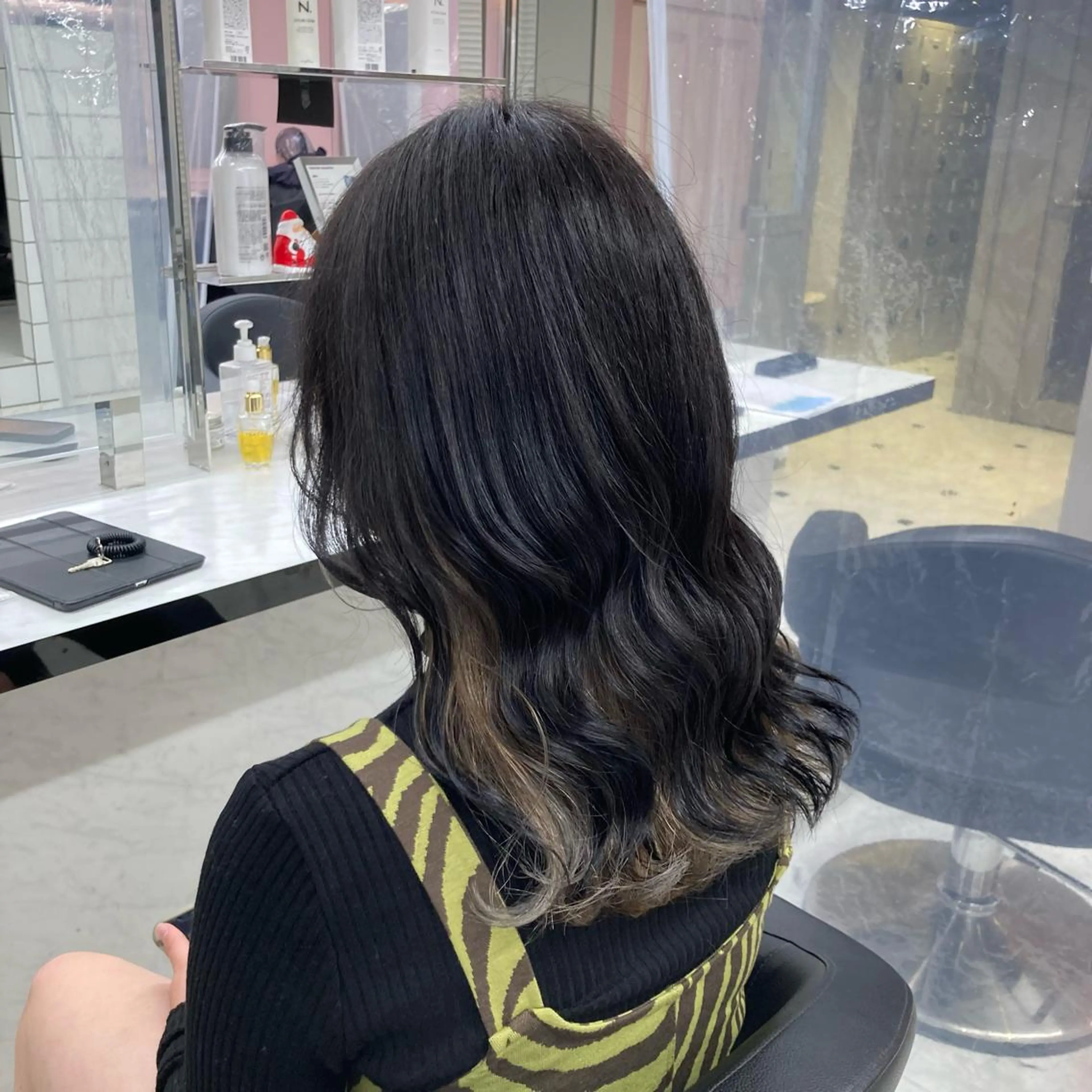 ロング カラー インナーカラー 似合わせカット カット ヘアカラー トリートメント ヘッドスパ ヘアセット 上野/駅近　徒歩5分 /ハイトーン/えみるのヘアスタイル