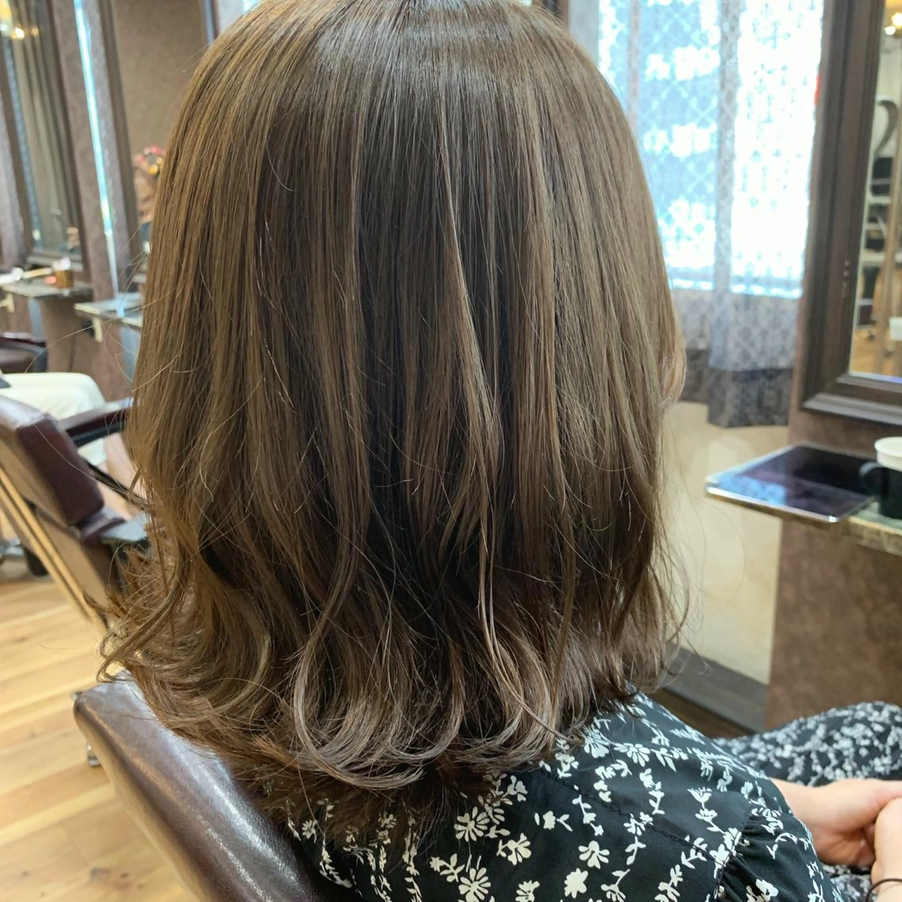 ミディアム カラー カット ヘアカラー トリートメント 髪質改善🩵艶髪 ストレート🩵山口のヘアスタイル