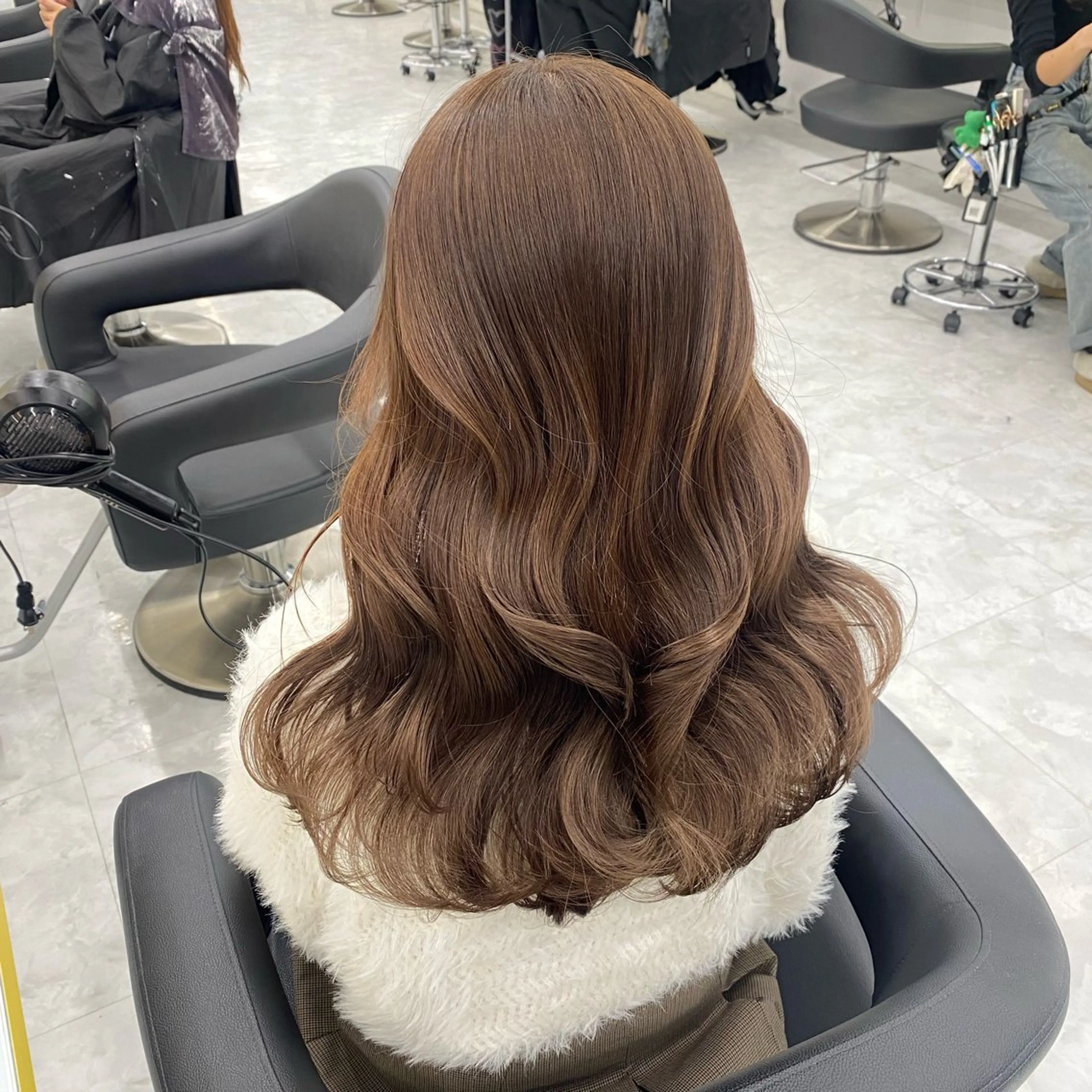 セミロング カラー パーマ ヘアアレンジ メンズ ベージュカラー ミルクティーベージュ ヘアカラー Lumo所属・💖横浜ブリーチなし 💖MIHOのヘアスタイル