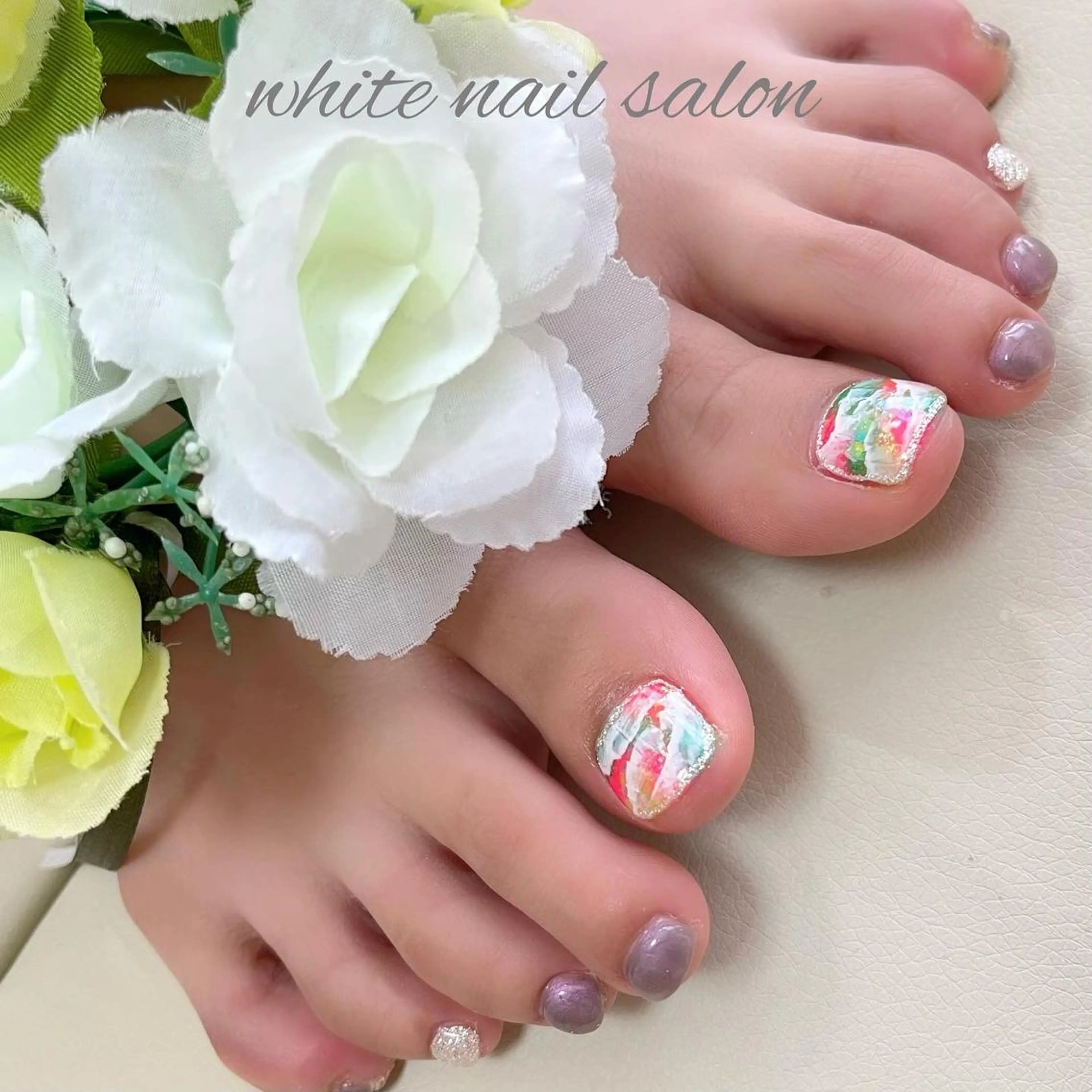 ネイル フットネイル ジェルネイル ハードジェル ラメ(グリッター) 持ち込み フットネイル white nail salonのネイルデザイン