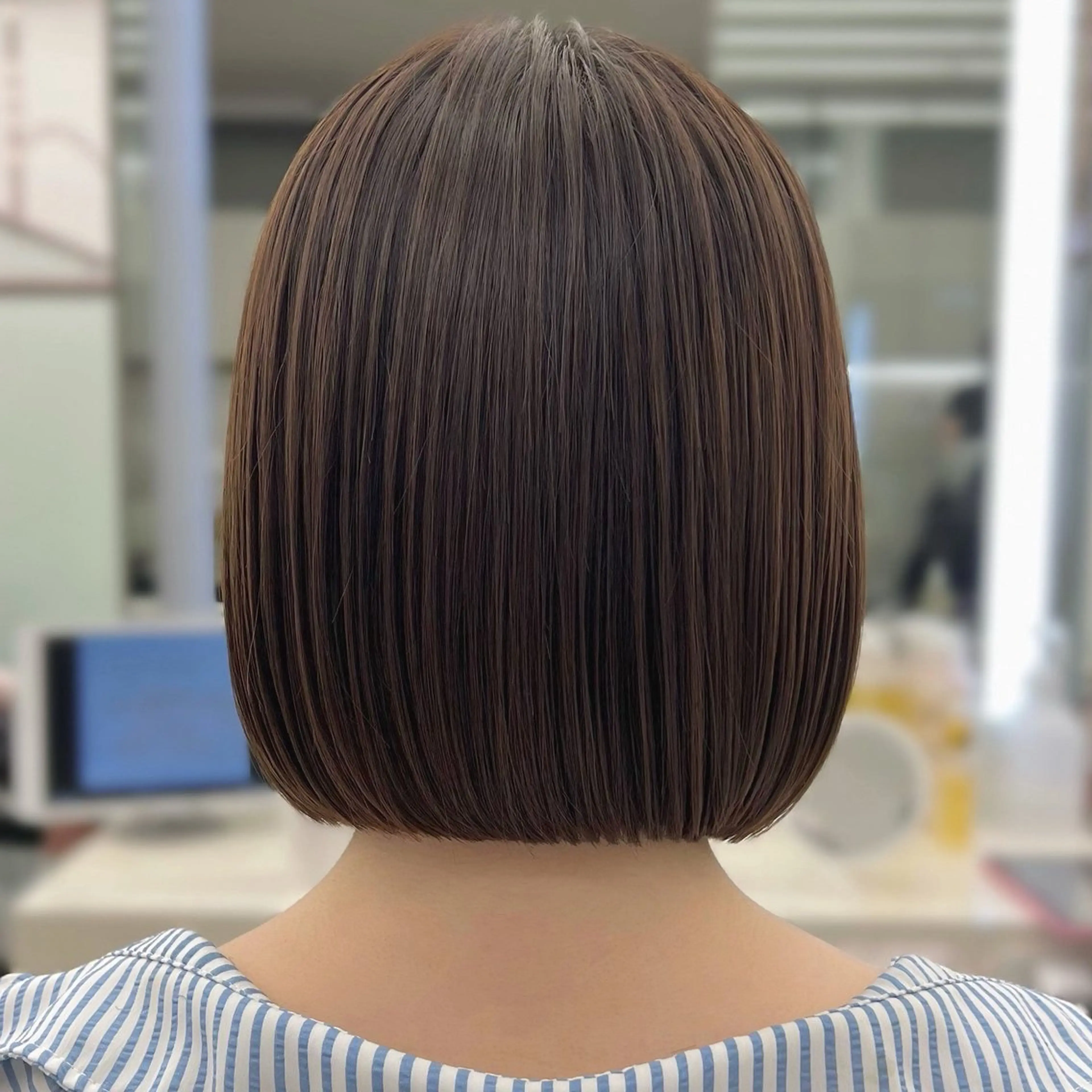 ショート ボブ レイヤーカット COA GINZA所属・マコ / ボブカット /前髪顔まわりカットのヘアスタイル