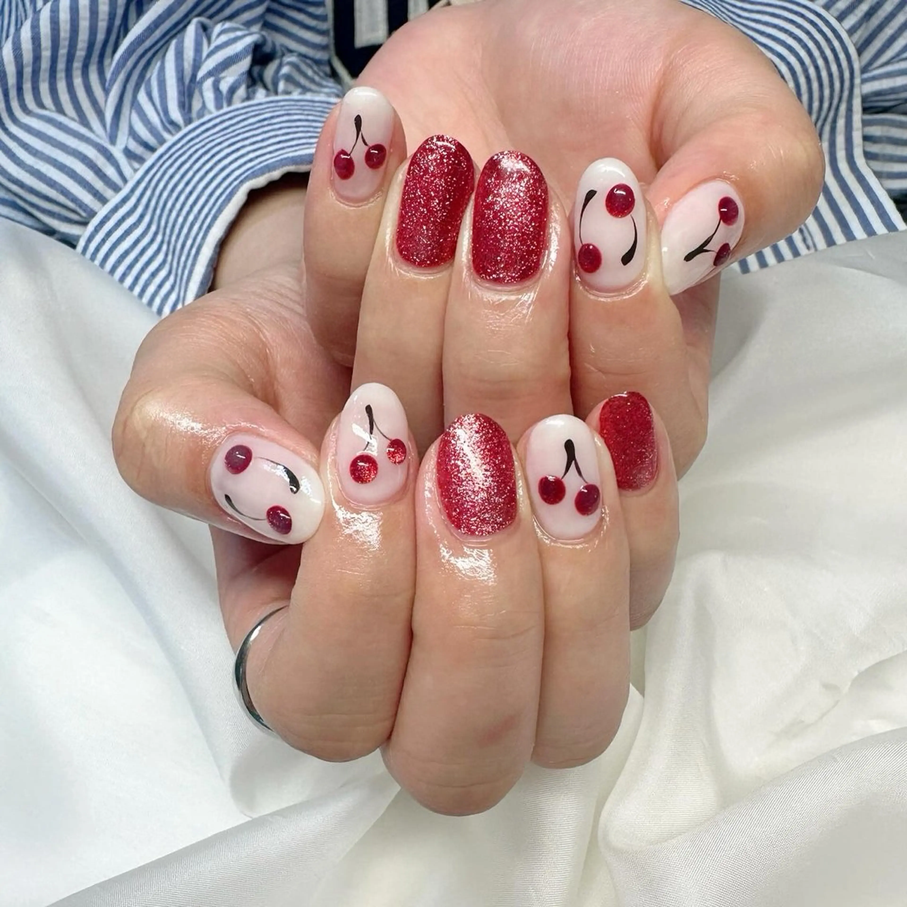 ネイル 氷ネイル・うるうるネイル キラキラネイル 韓国ネイル マグネットネイル ニュアンスネイル 🪞KAPE NAIL 🪞のネイルデザイン