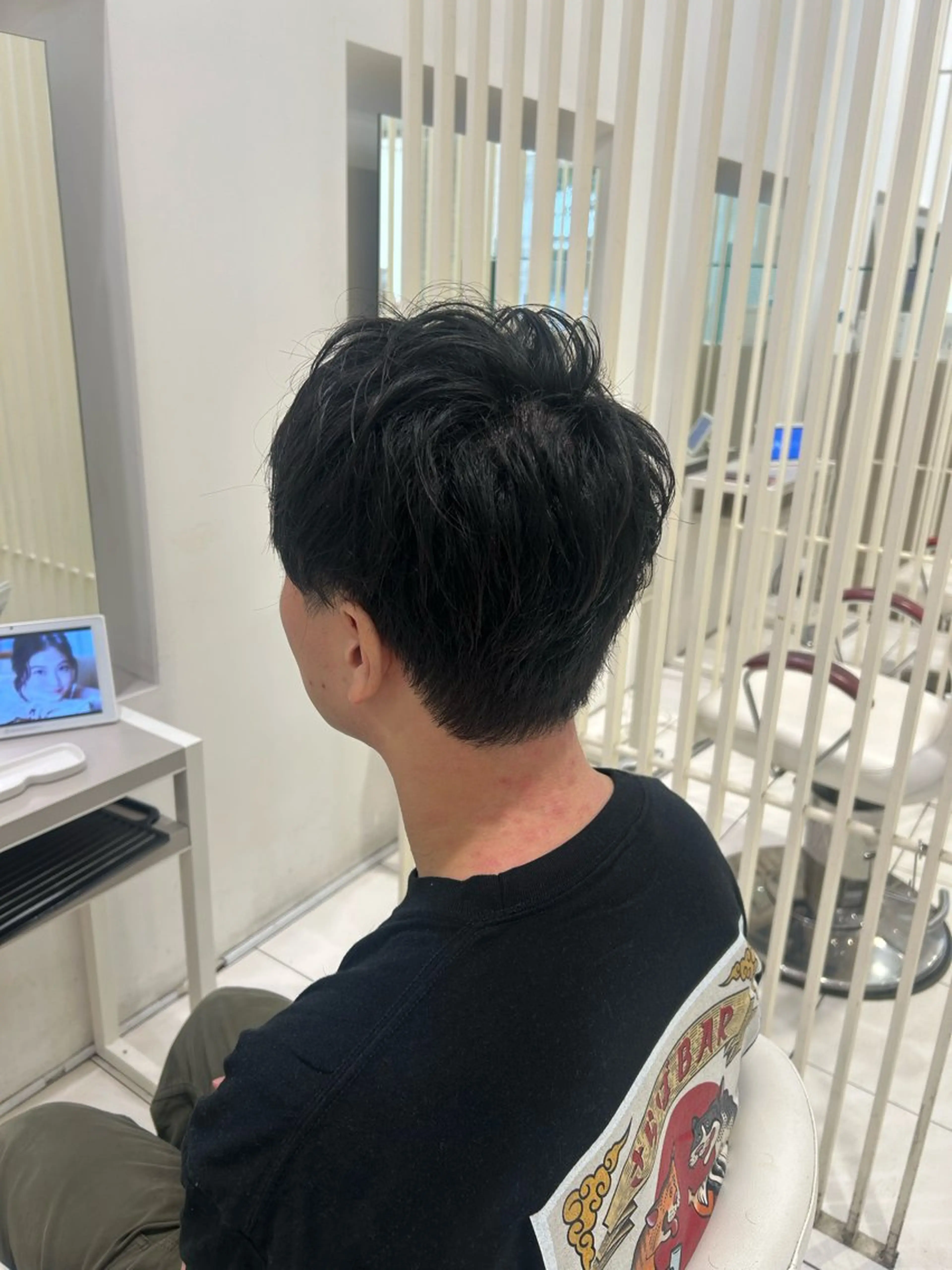 メンズ アップバング ビジネス 刈り上げ Earth市ヶ谷店所属・艶カラー特化美容師 ✂️✨️REIA✨️のヘアスタイル