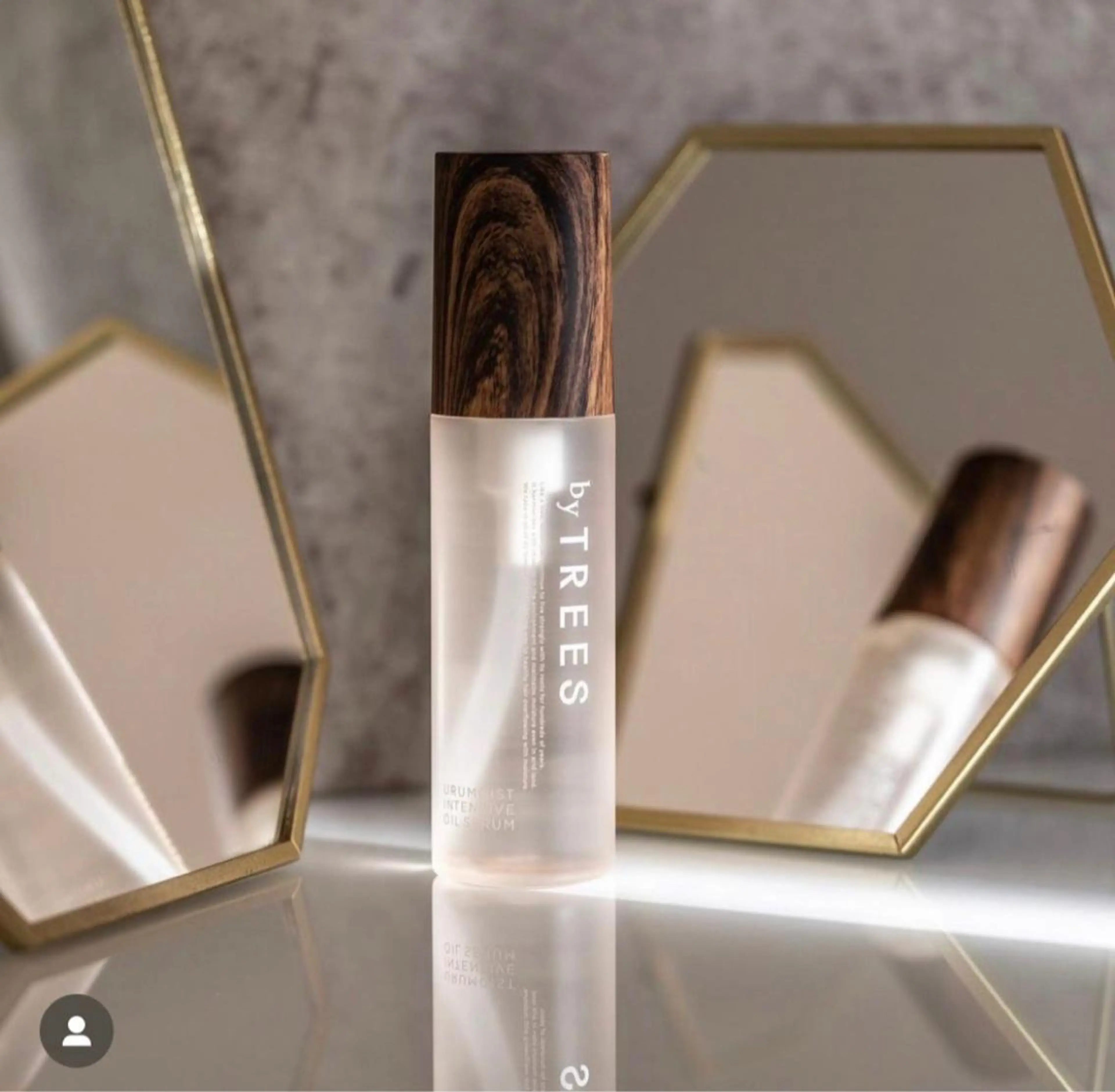 ミディアム カラー 切りっぱなしボブ ブリーチ グレージュ ハイトーンカラー ボブ ヘアカラー トリートメント レイヤー専門家 ニュアンスカラー修のヘアスタイル