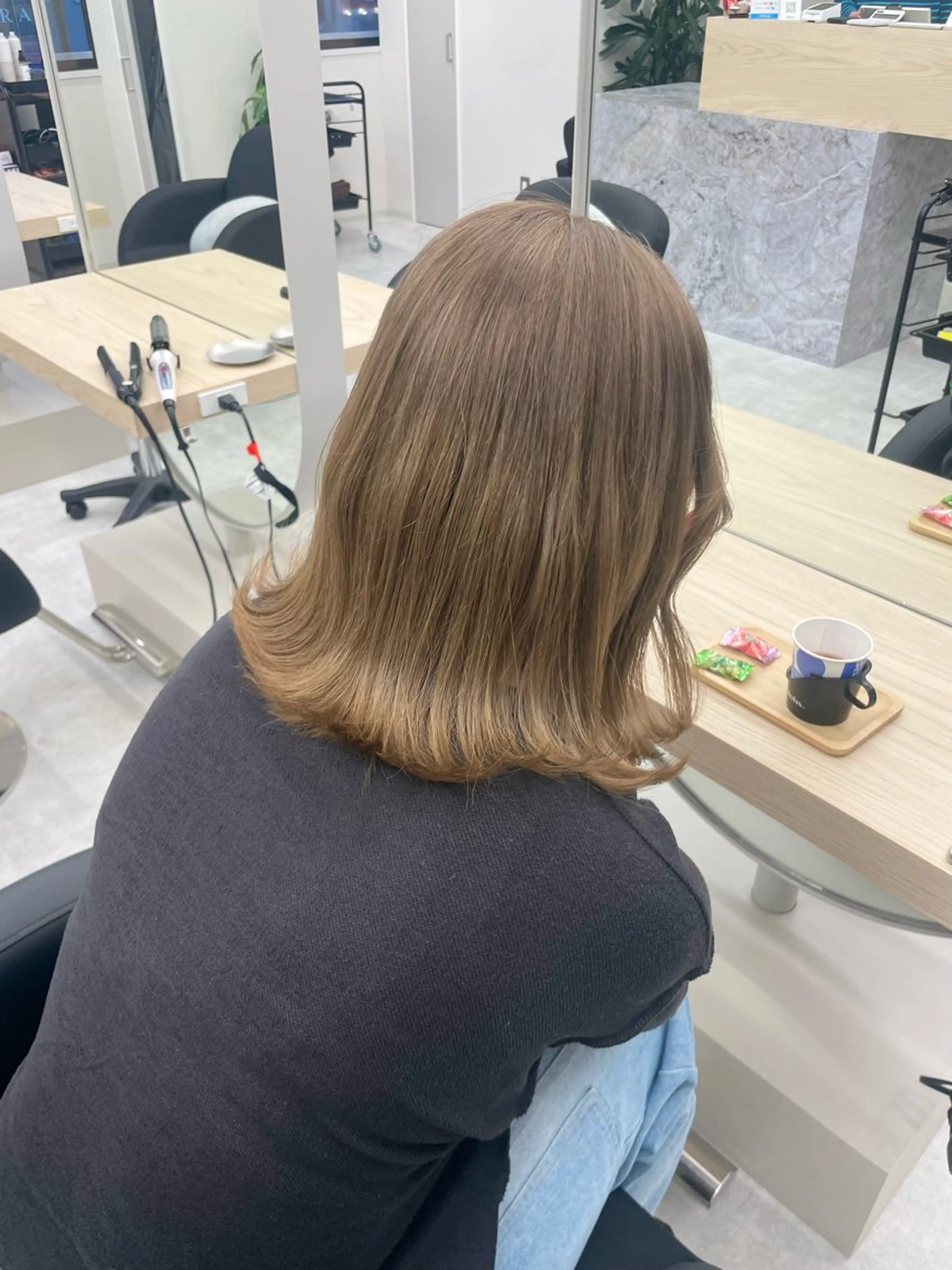 ミディアム ヘアカラー 抜け感style💎 𝑹𝑼𝑵𝑨のヘアスタイル