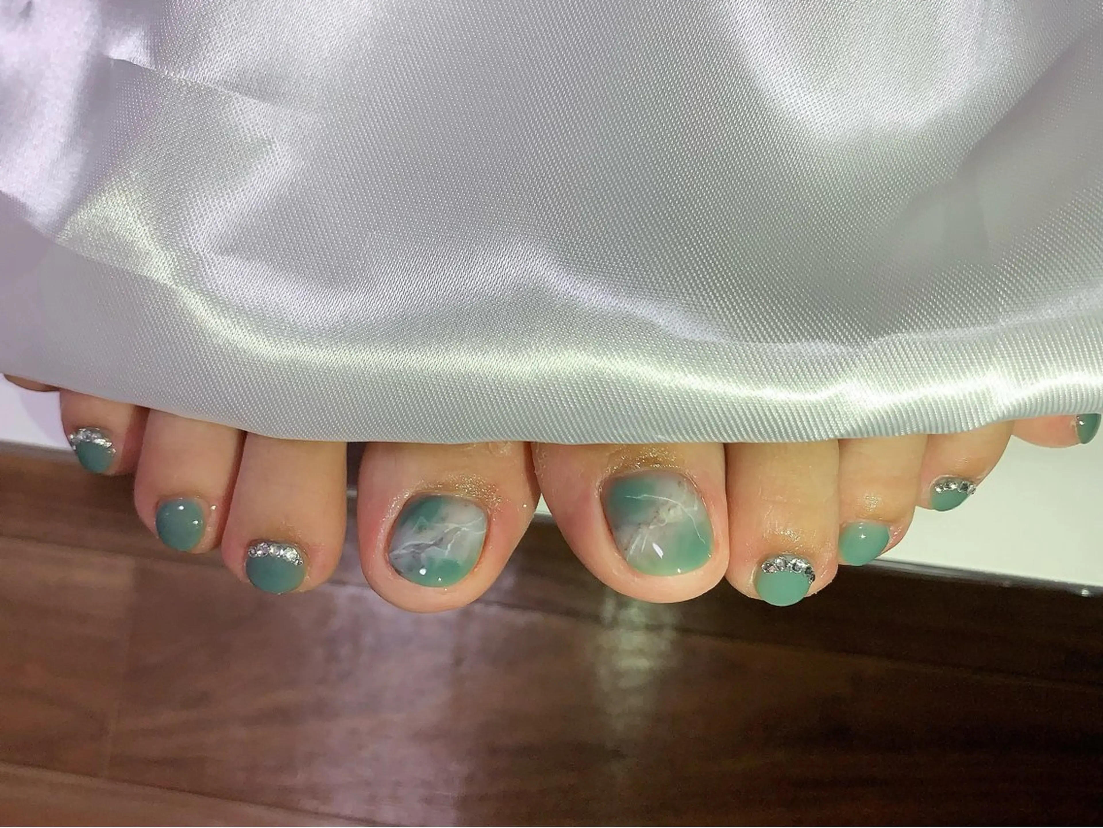ネイル アートネイル チークネイル 長さ出し フットネイル フレンチネイル Lily nails studio所属・Lily nails studioのネイルデザイン