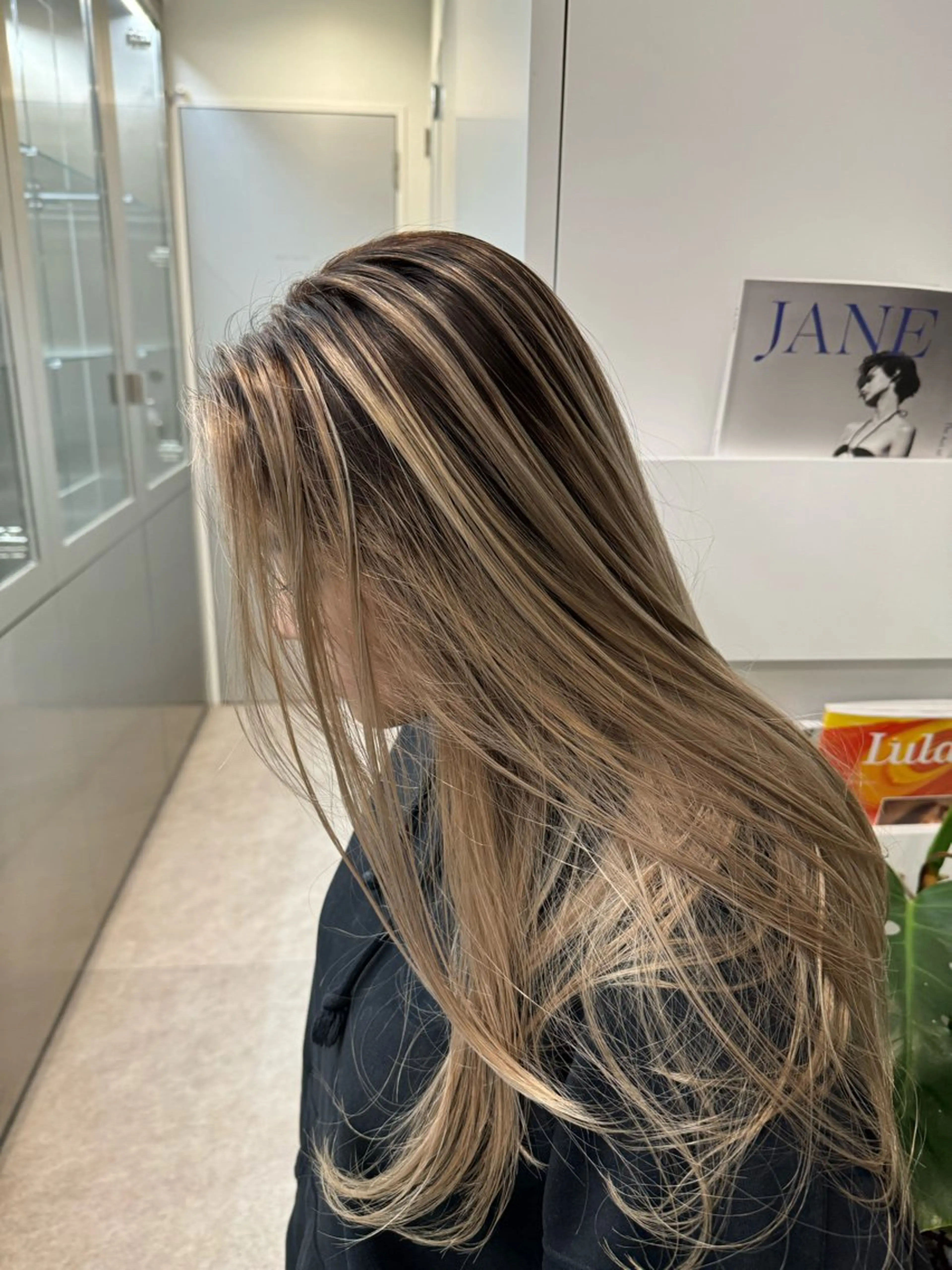 ミディアム カラー ⭐ハイトーンブリーチ ミルクティーピンクのヘアスタイル