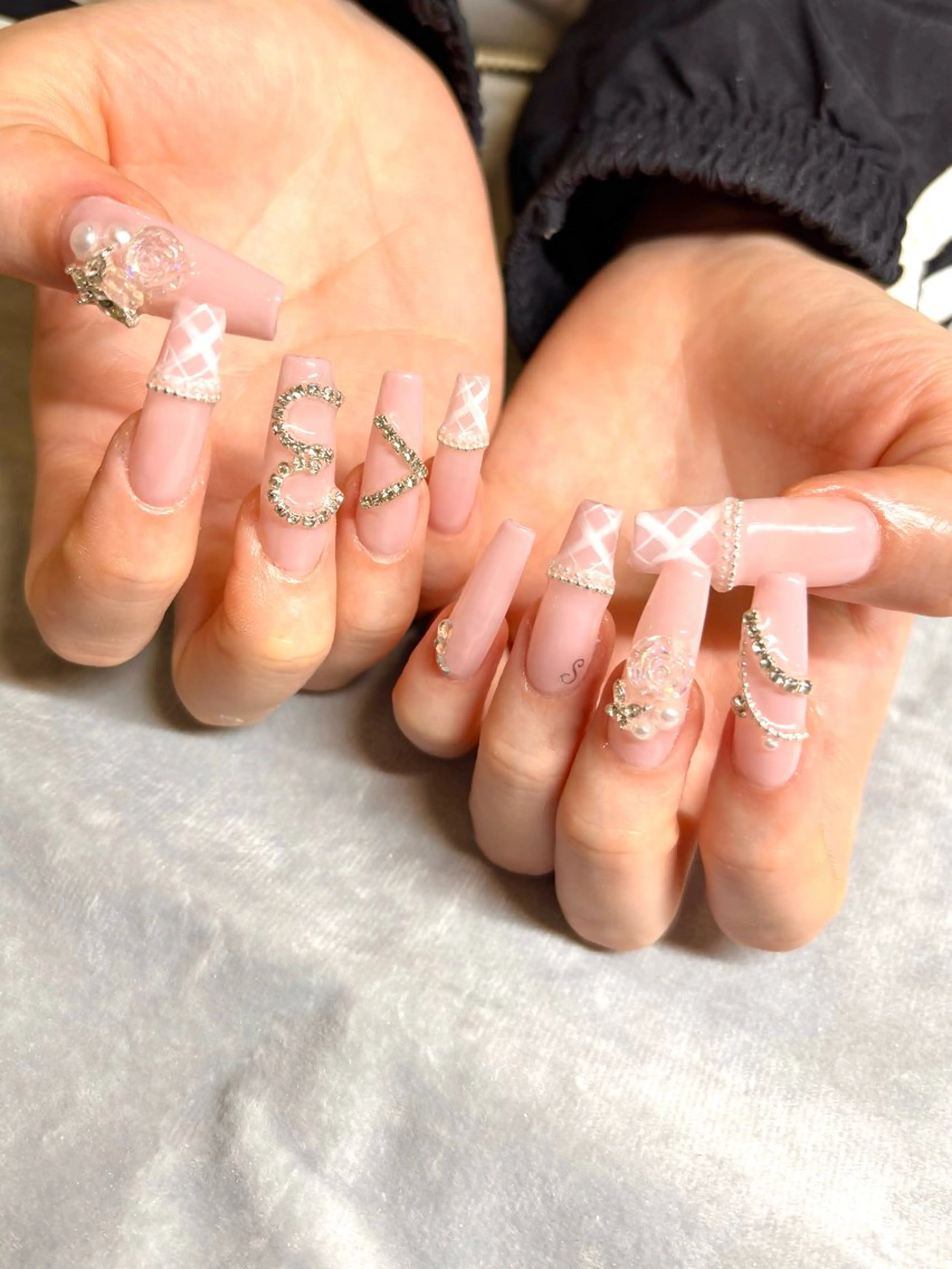 ネイル ジェルネイル キラキラネイル マグネットネイル 持ち込み パラジェル ハンドネイル Blue　daisy　栄本店 【ブルーデイジー】所属・Blue daisy 栄本店のネイルデザイン