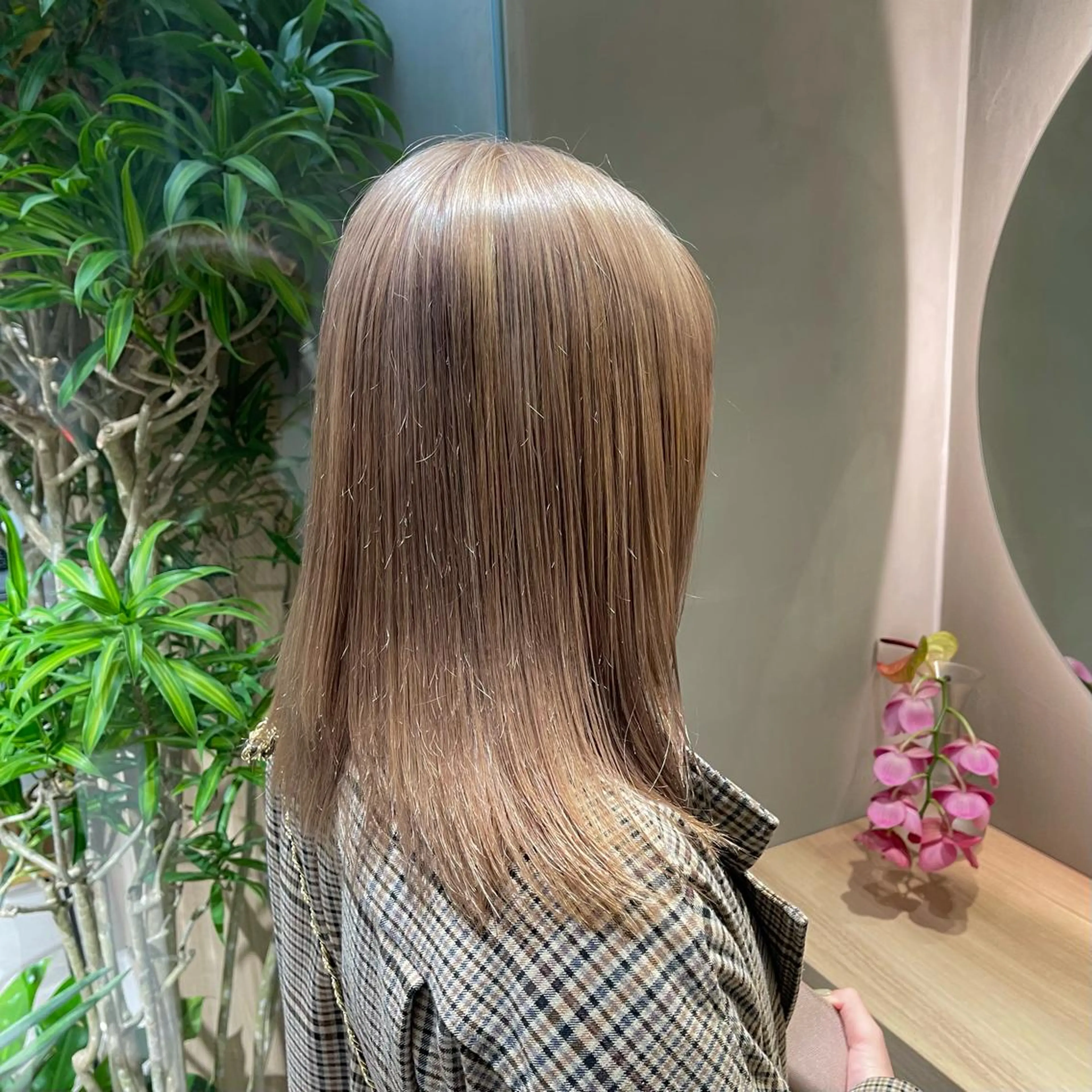 セミロング カラー 🌈モテるベージュ カラー💕成島 宙のヘアスタイル