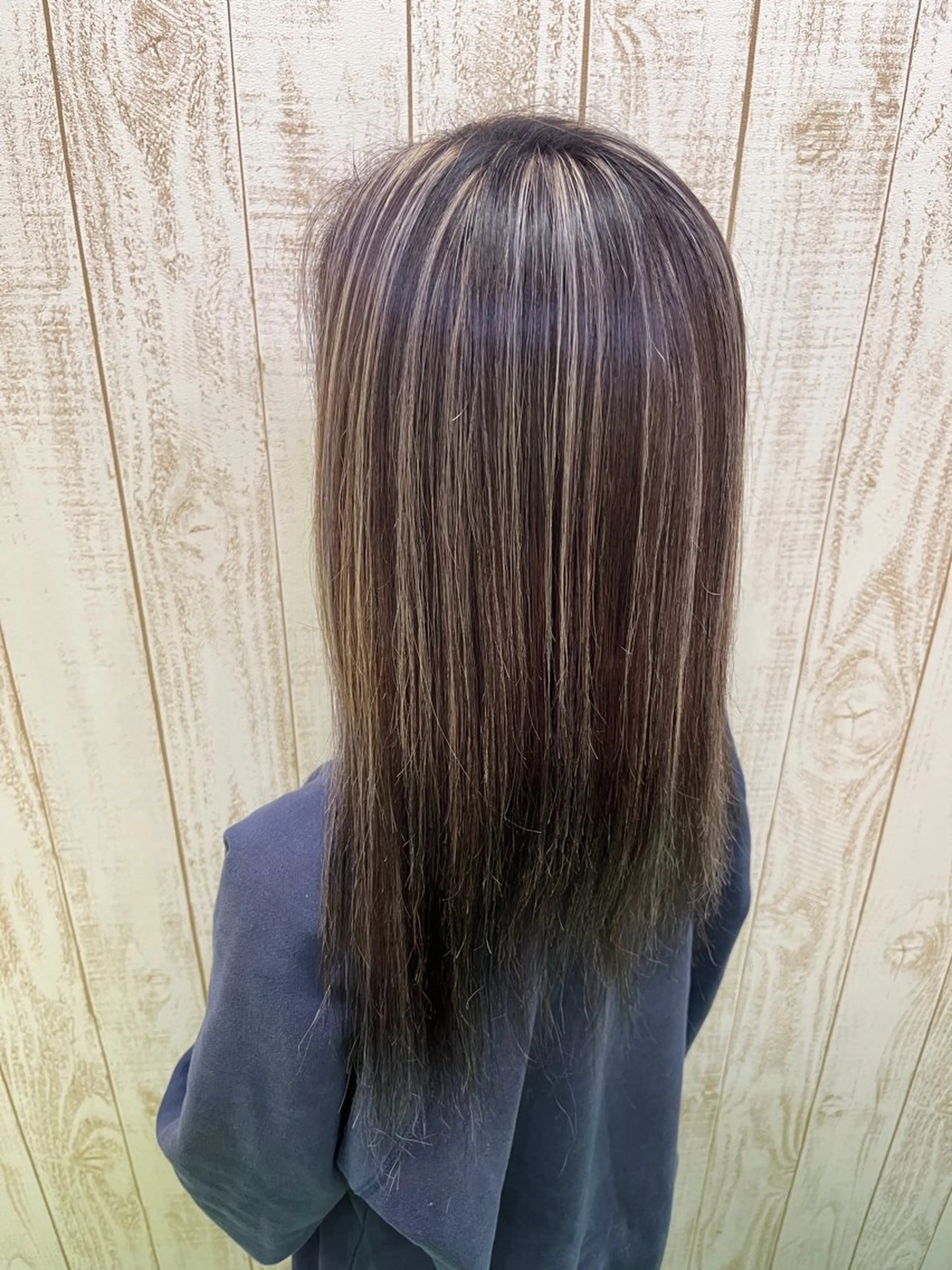 ロング カラー ブリーチ ハイライトカラー ハイライト Ancheribyflammeum大船店所属・工藤 ゆなのヘアスタイル