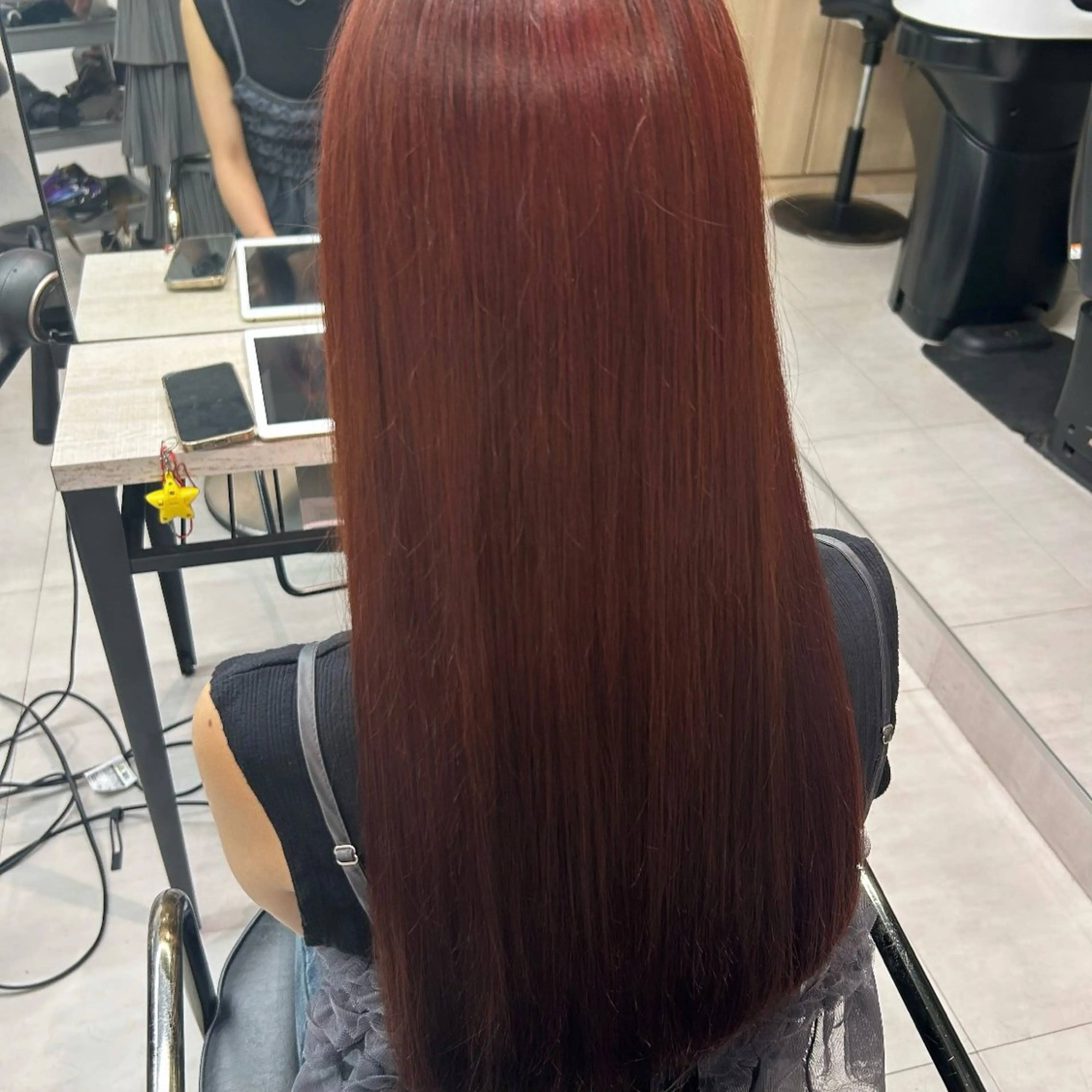 カラー レッドカラー ヘアカラー 志村 奈々のヘアスタイル
