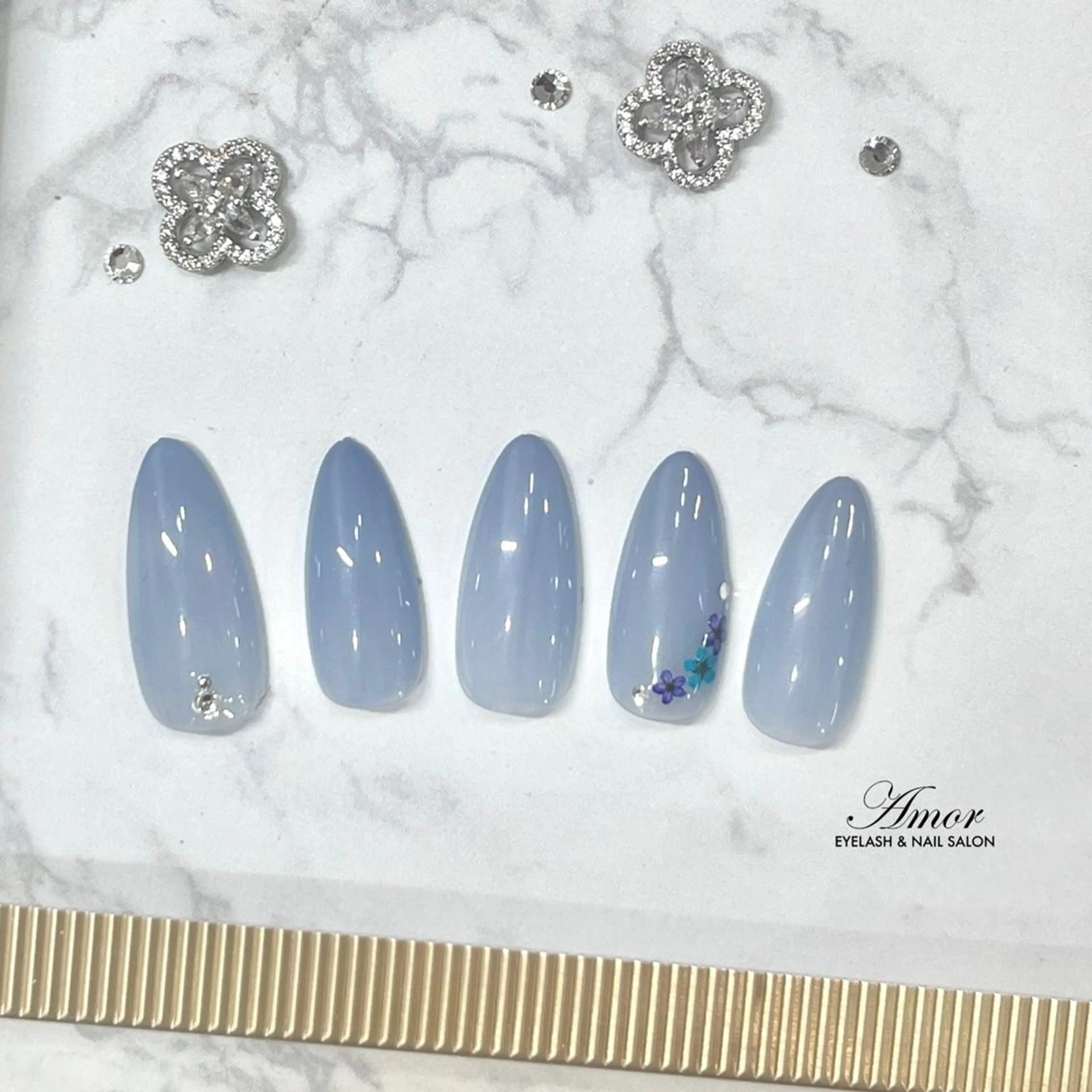 ネイル シンプルネイル ハンドネイル Nailist 梨花のネイルデザイン
