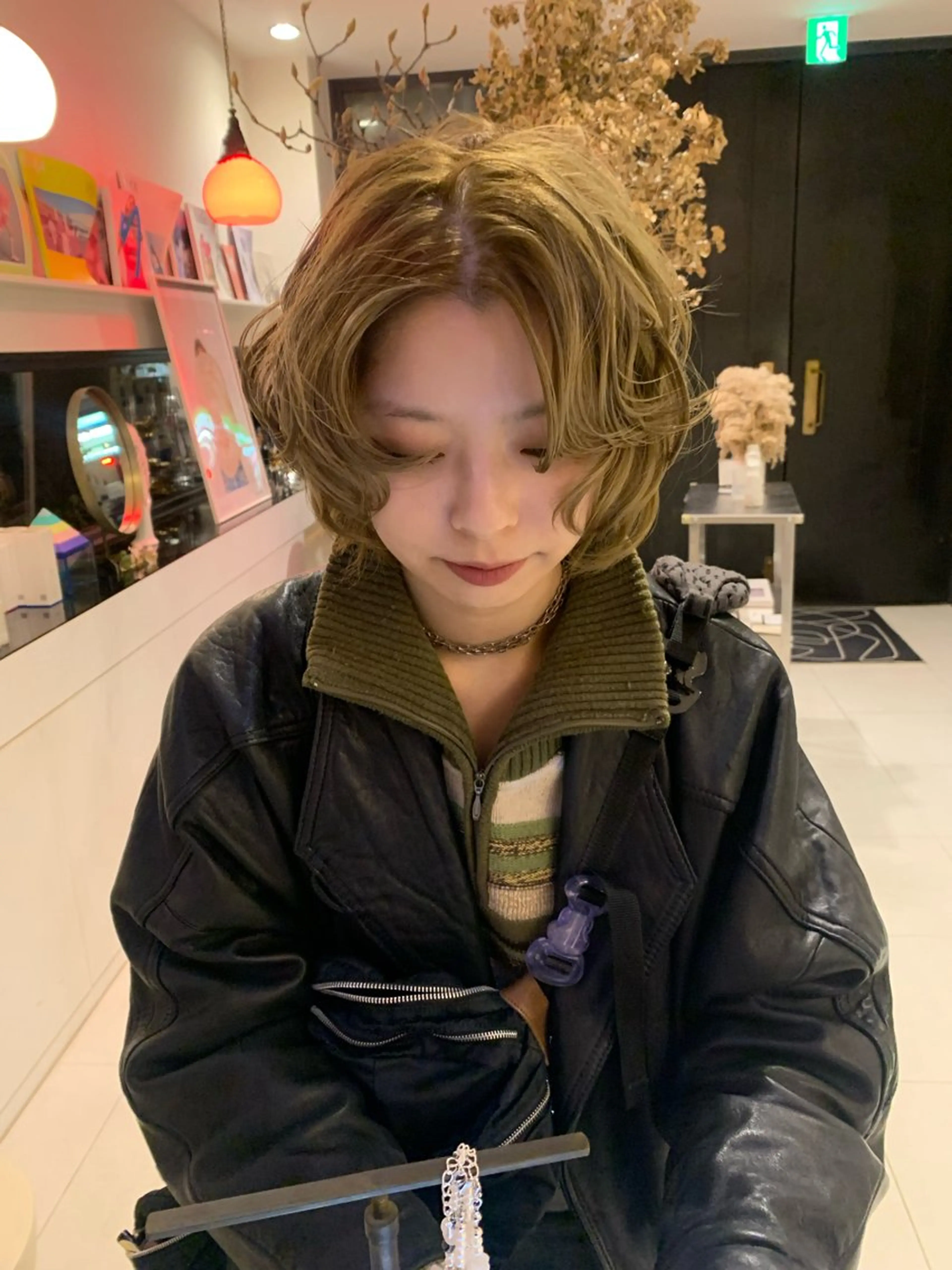 ミディアム カラー ベージュカラー 顔周りカット ヘアカラー トリートメント 早川 豪のヘアスタイル
