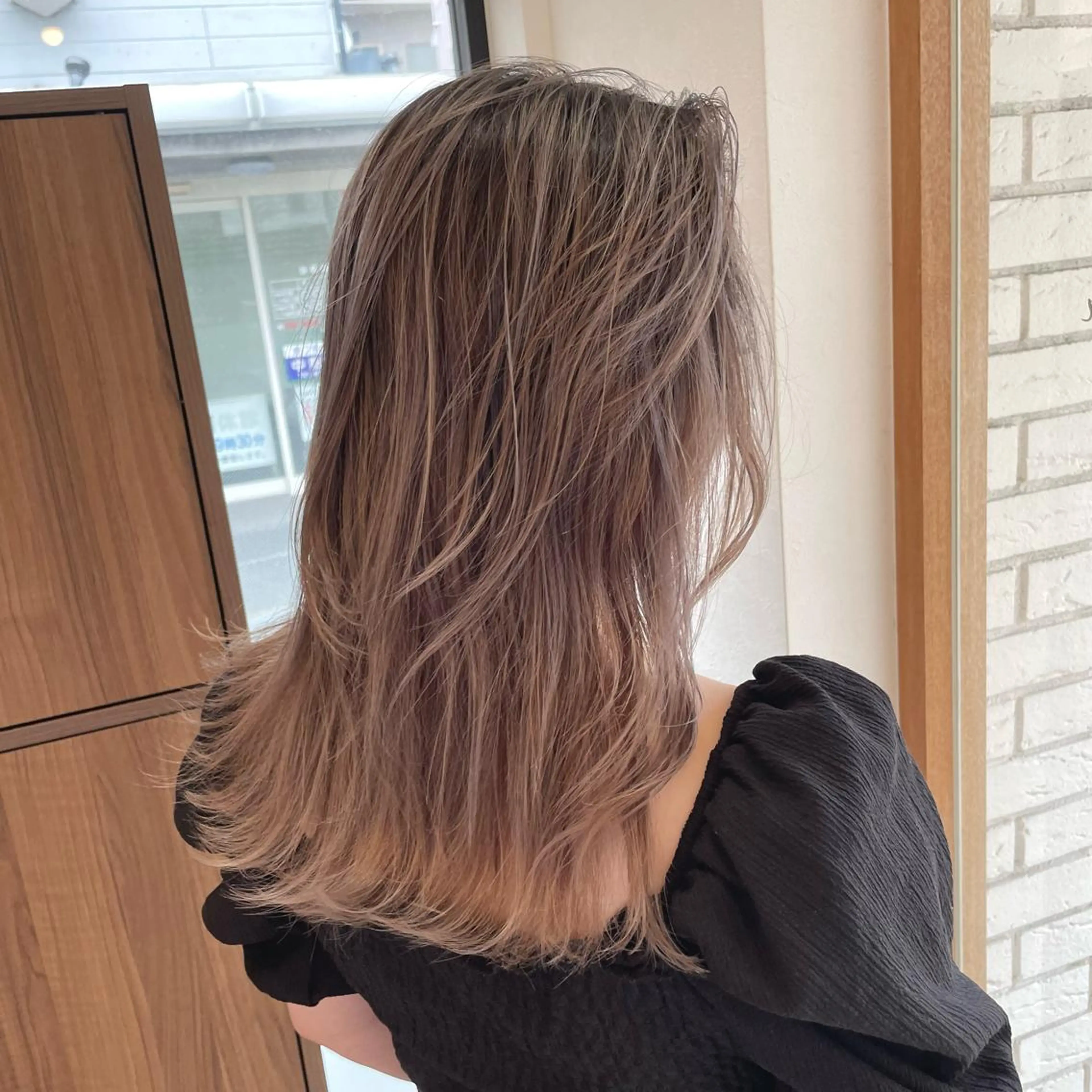 セミロング カラー ヘアアレンジ バレイヤージュ レイヤーカット カット ヘアカラー トリートメント 🎗秋山勇 /三宮指名No.1のヘアスタイル