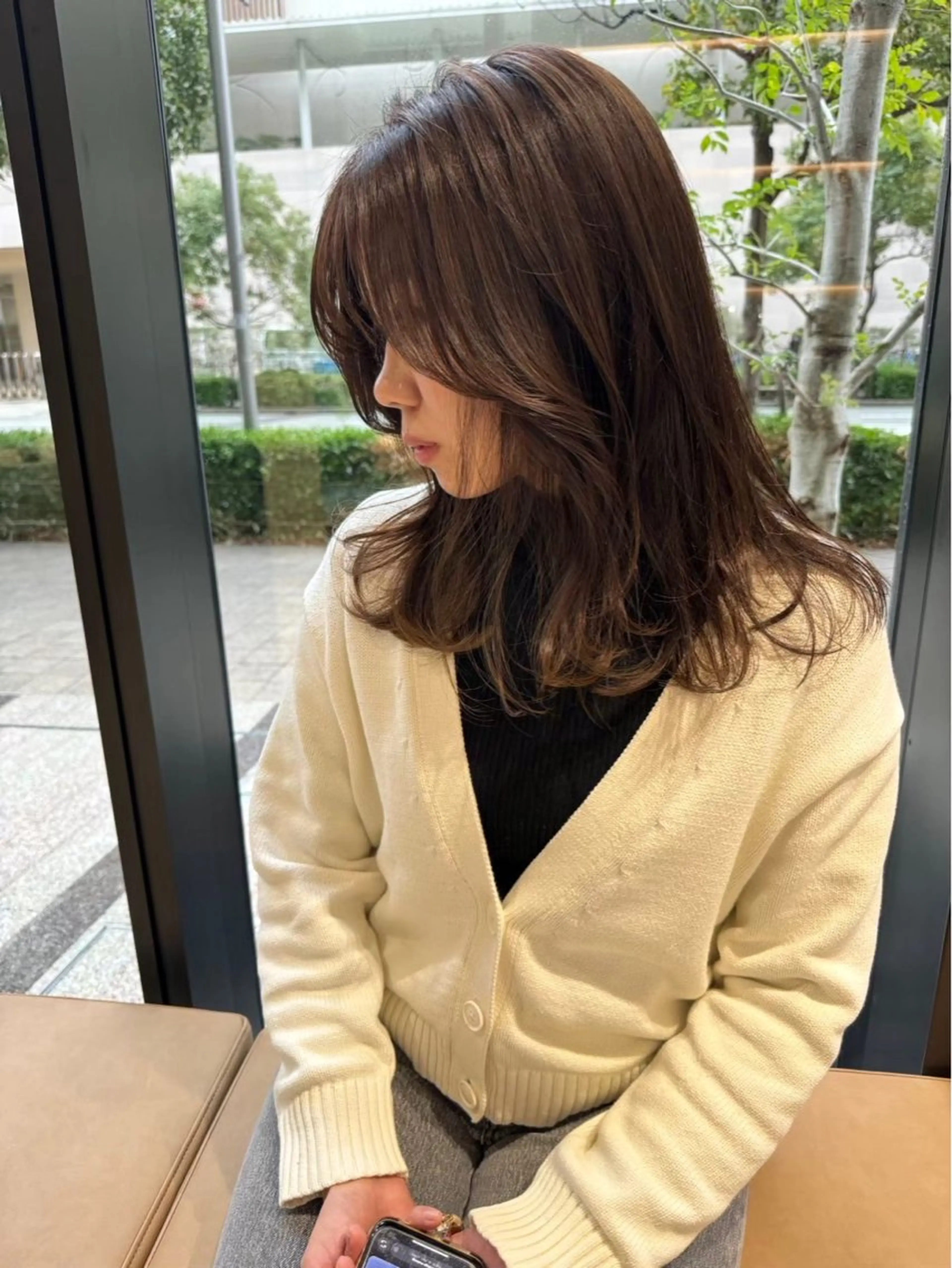 セミロング カラー 吉原 星稀のヘアスタイル