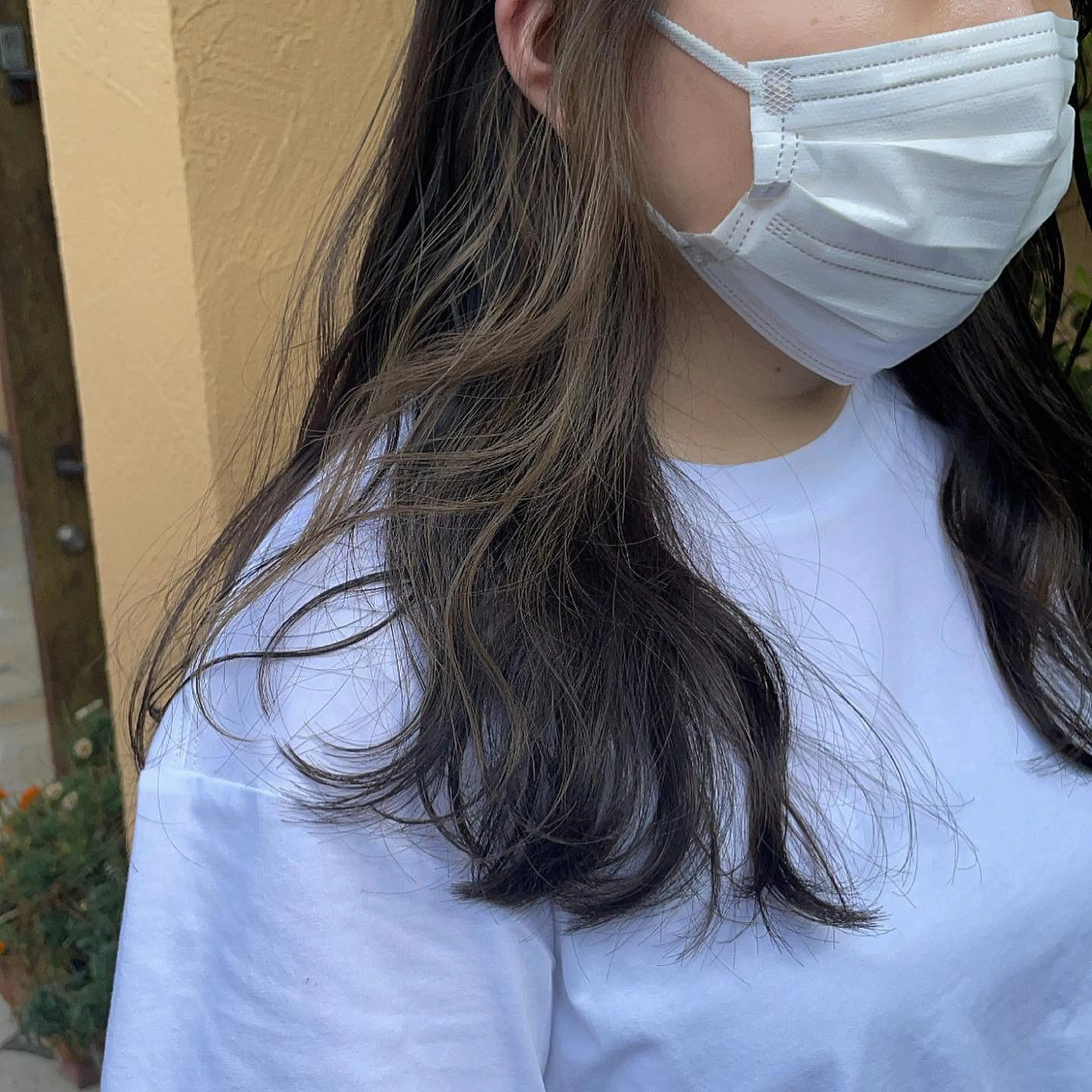 ロング カラー ブリーチ ヘアカラー 川元 汐音のヘアスタイル