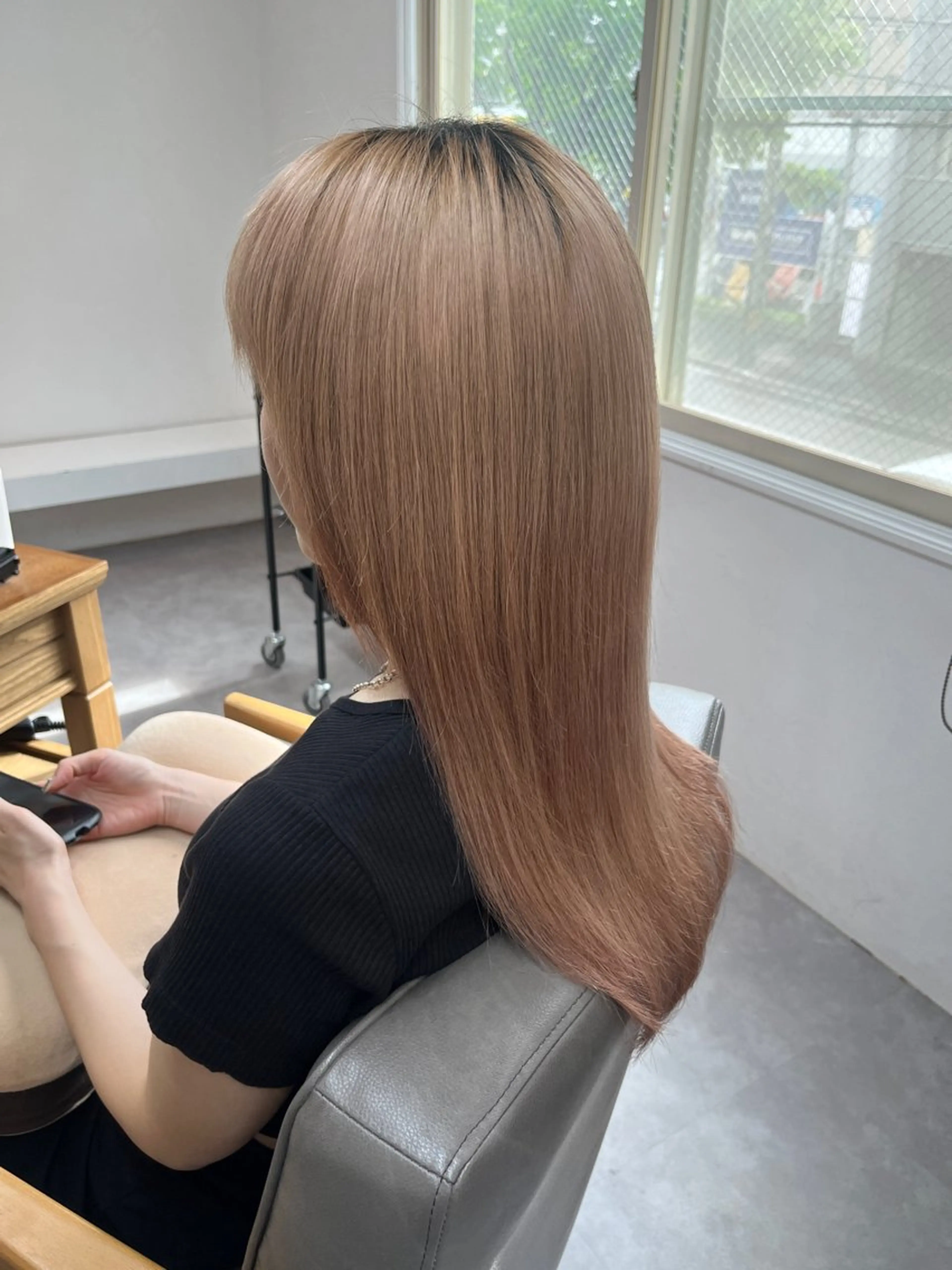 セミロング 三品 早妃のヘアスタイル