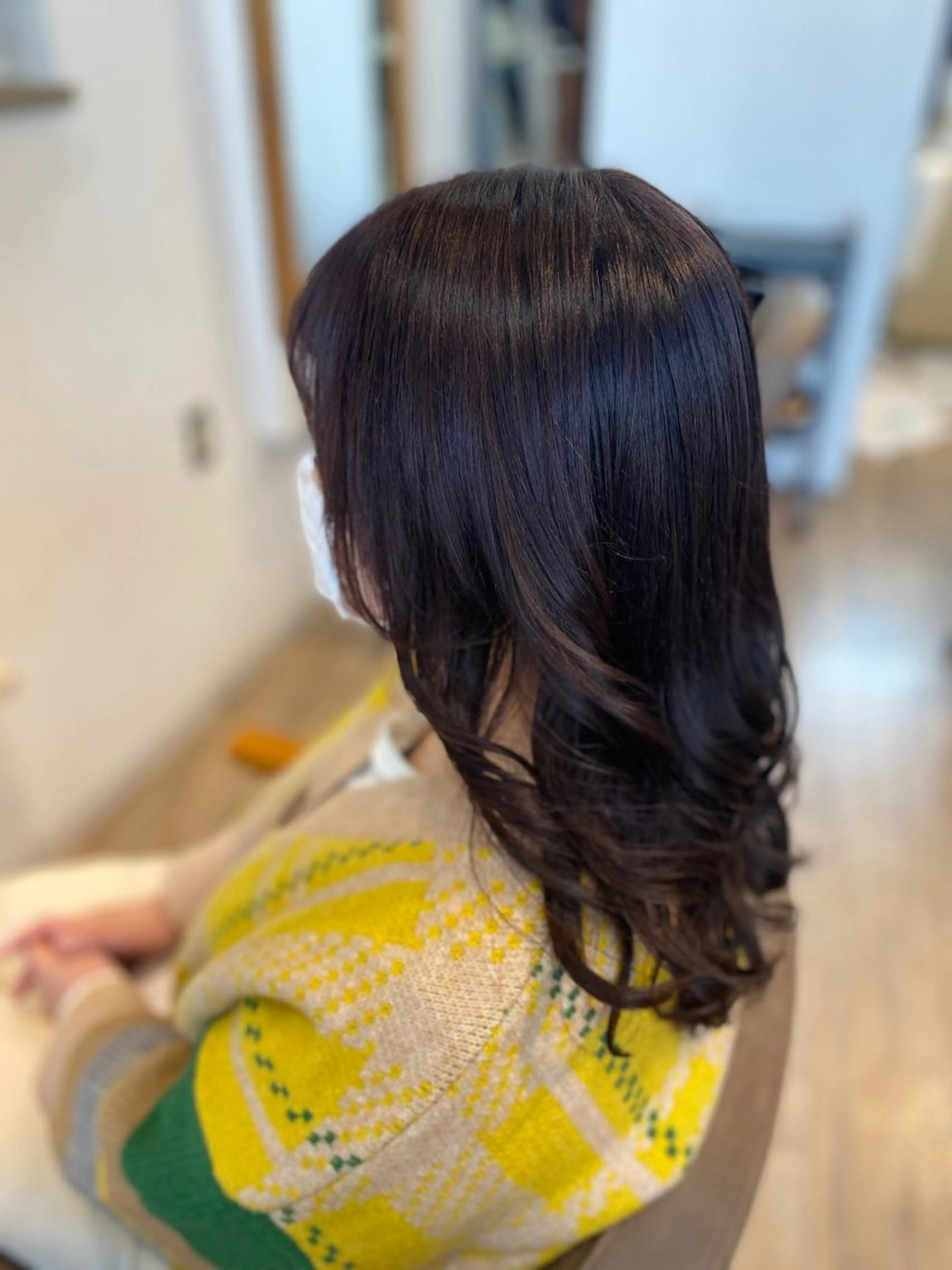 セミロング カラー 黒髪 ヘアカラー 安住 千明のヘアスタイル