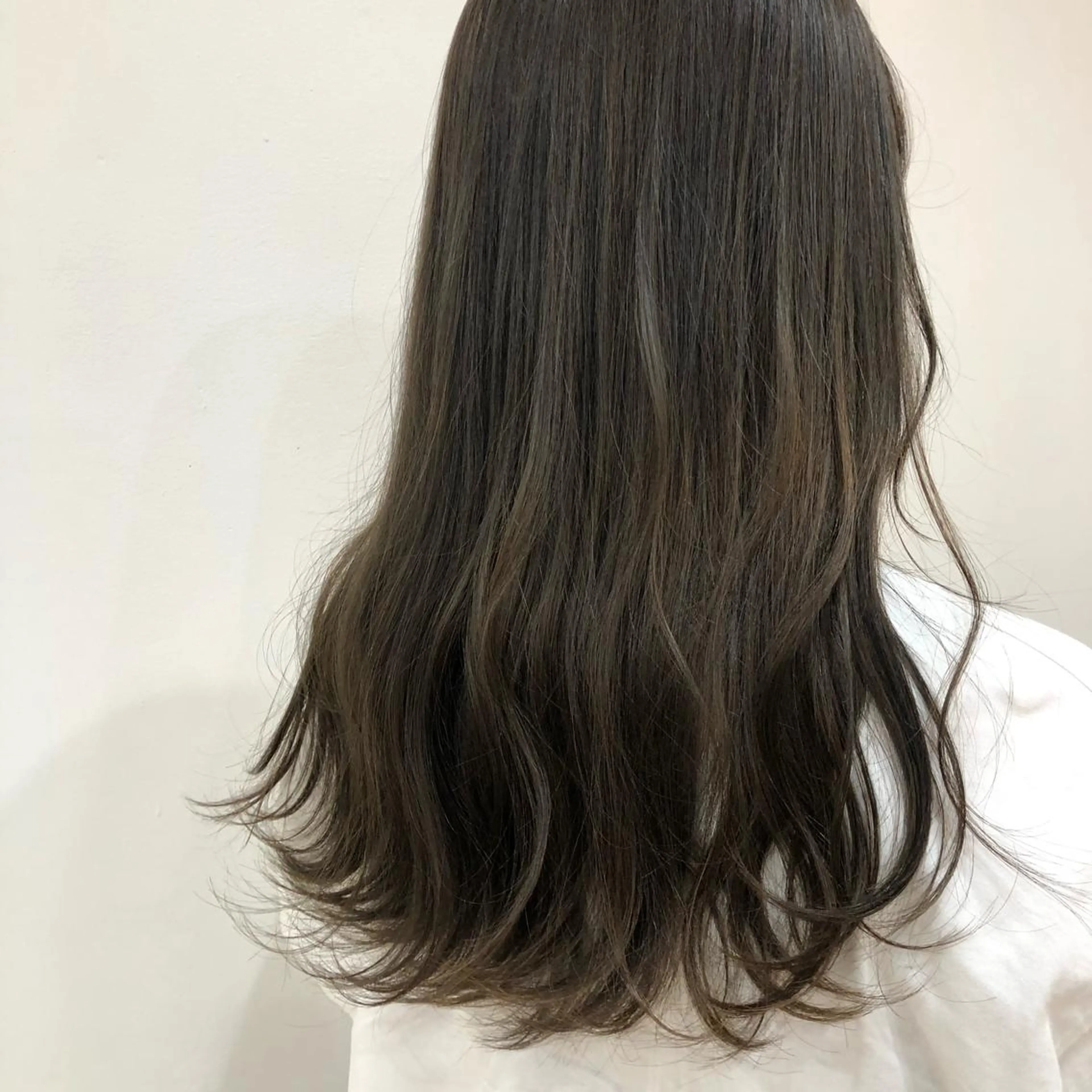 カラー 透明感カラー ハイライトカラー トルクアータ伏見 MIKUのヘアスタイル