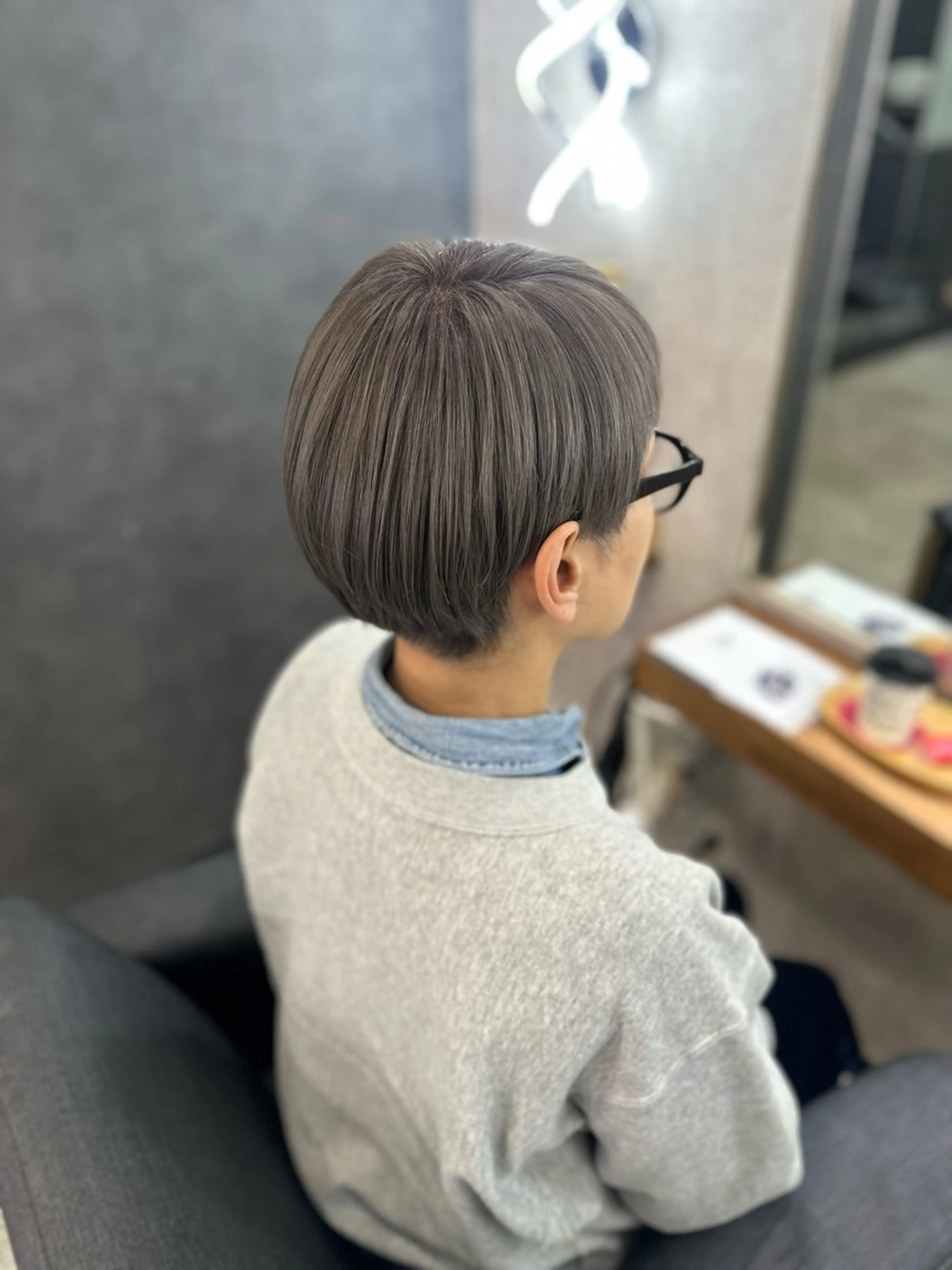 ショート カット ヘアカラー MOURI CHISATOのヘアスタイル