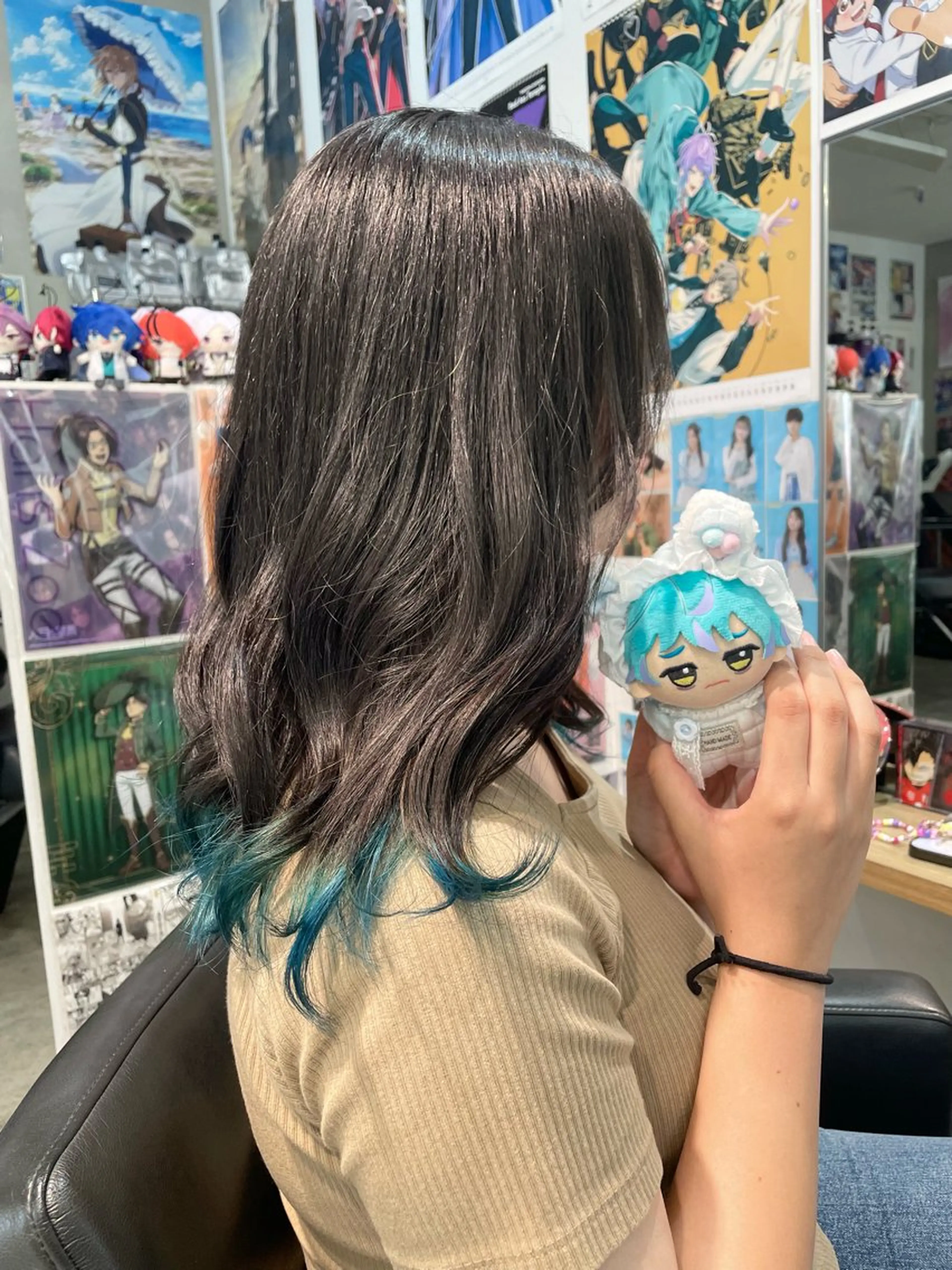 セミロング カラー ブルーカラー ヘアカラー 🍭ハイトーン/ レイヤーカット🦄のヘアスタイル