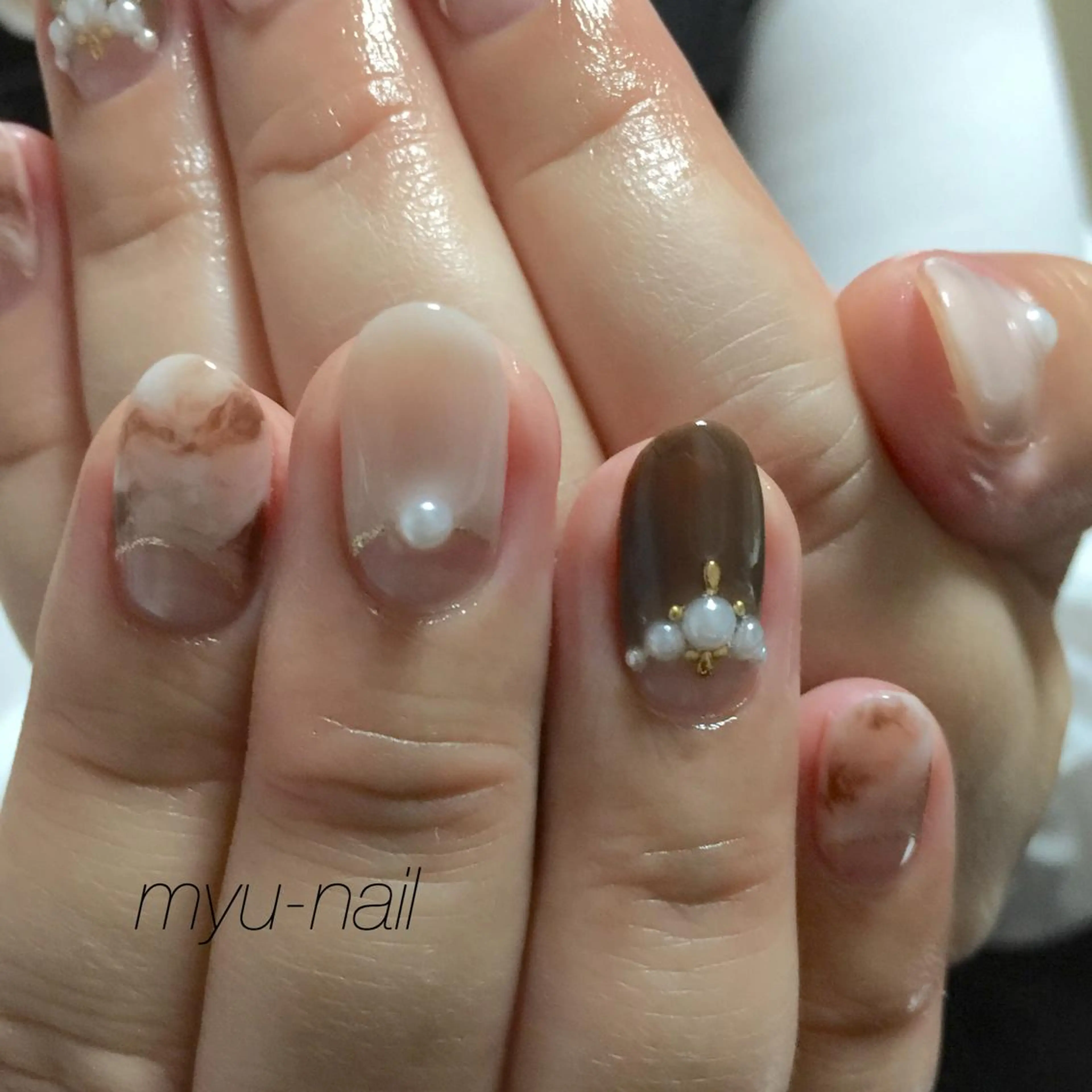 ネイル アートネイル ブラウン フレンチネイル 大理石ネイル(マーブル) 逆フレンチ ホームサロン myu-nailのネイルデザイン