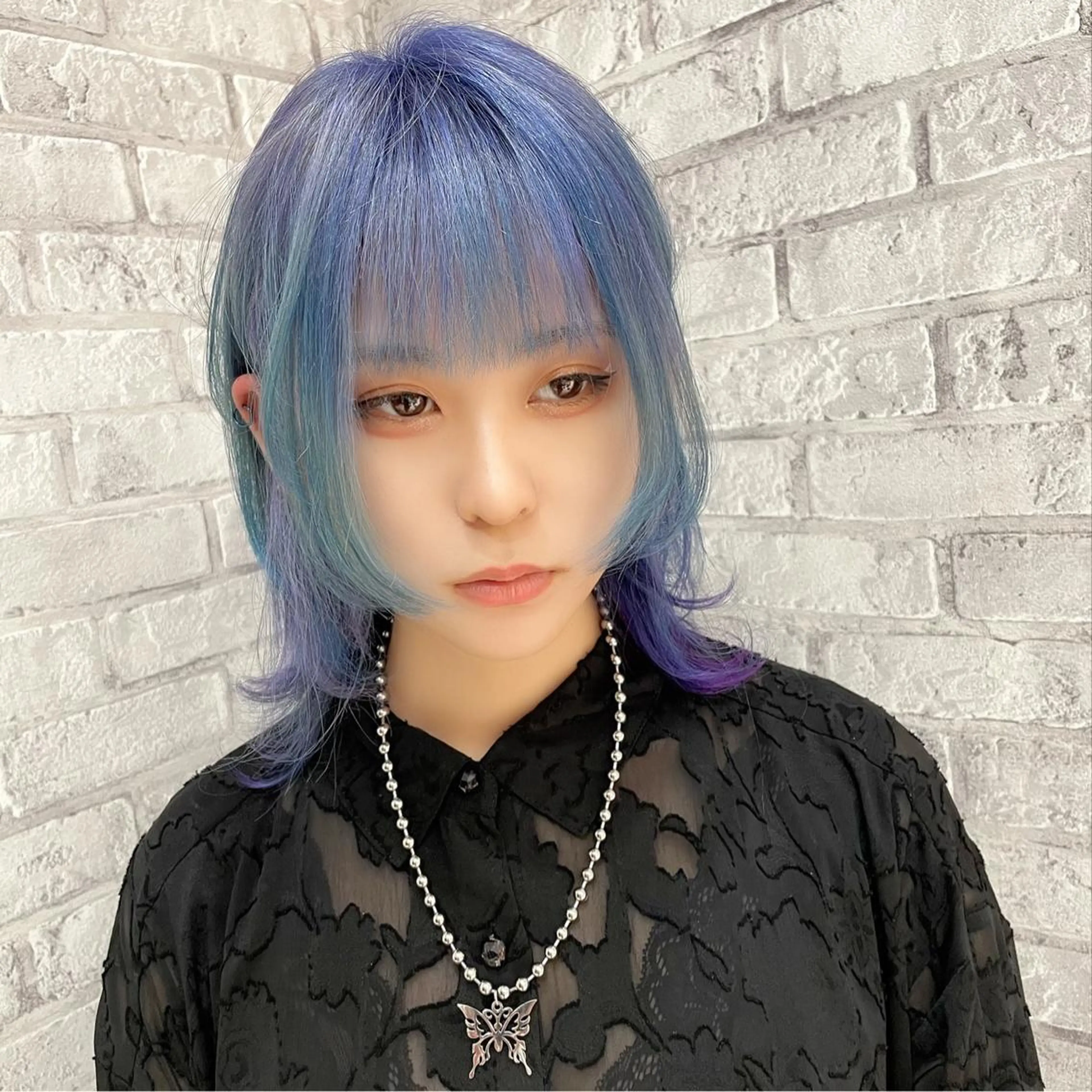ショート カラー ヘアアレンジ ブリーチ ブルーカラー ボブ ショートヘア ウルフカット カット ヘアカラー トリートメント 秋山 幸太のヘアスタイル