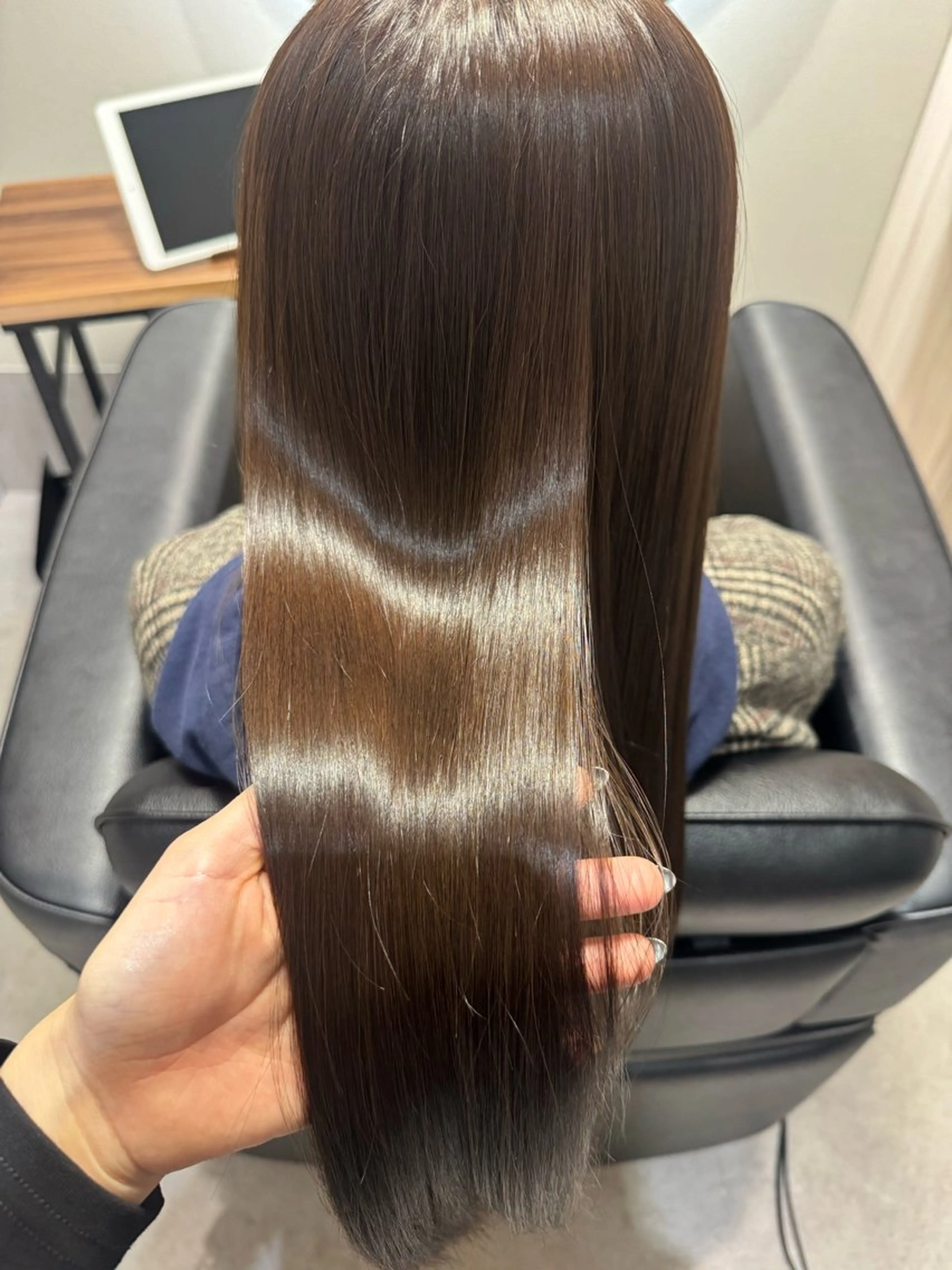 ロング ヘアカラー トリートメント NAVY 橋本心 縮毛矯正のヘアスタイル