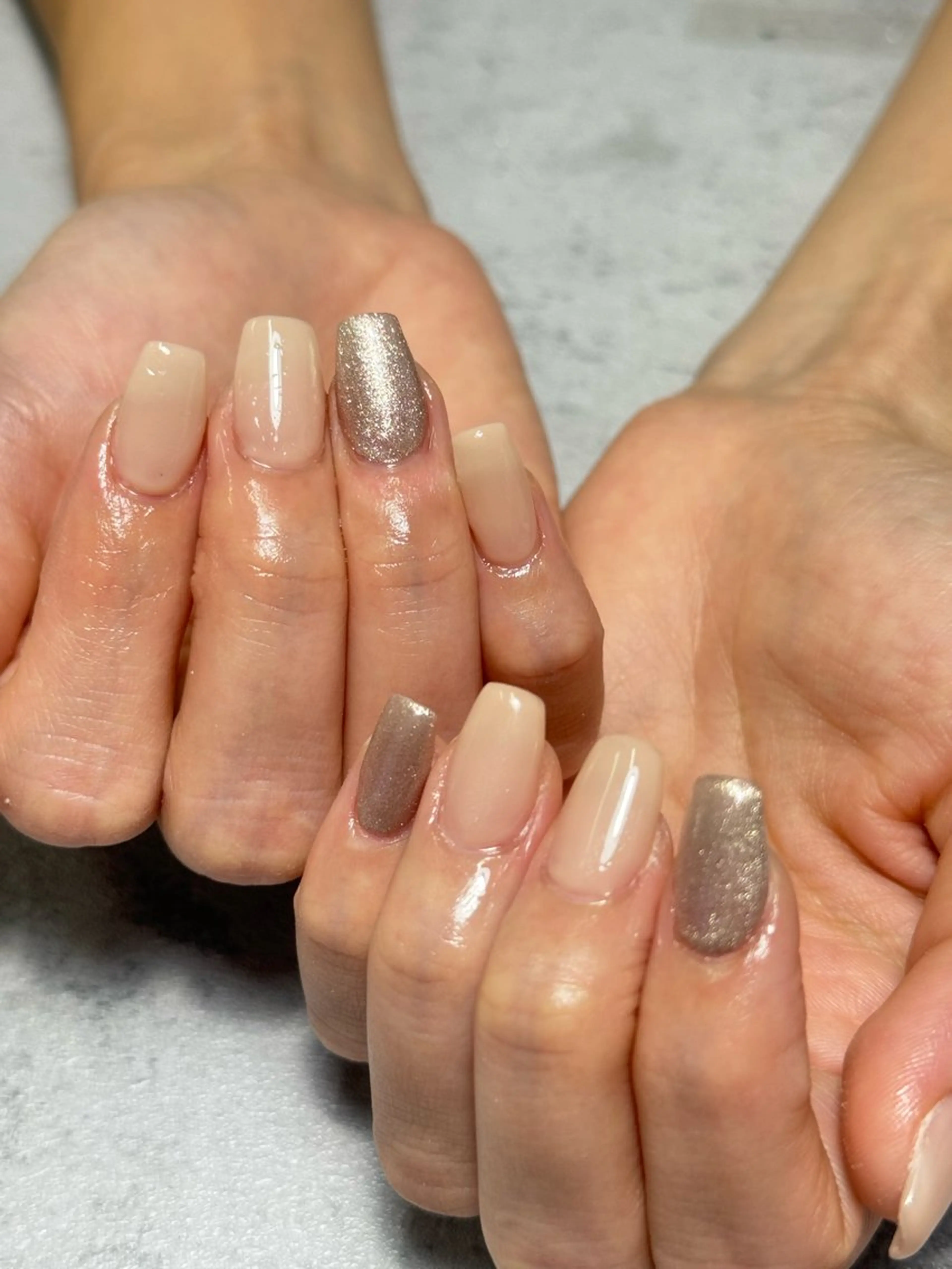 ネイル ラメ(グリッター) ワンカラーネイル シルバー K+1所属・k+1💅🏻 miyukiのネイルデザイン